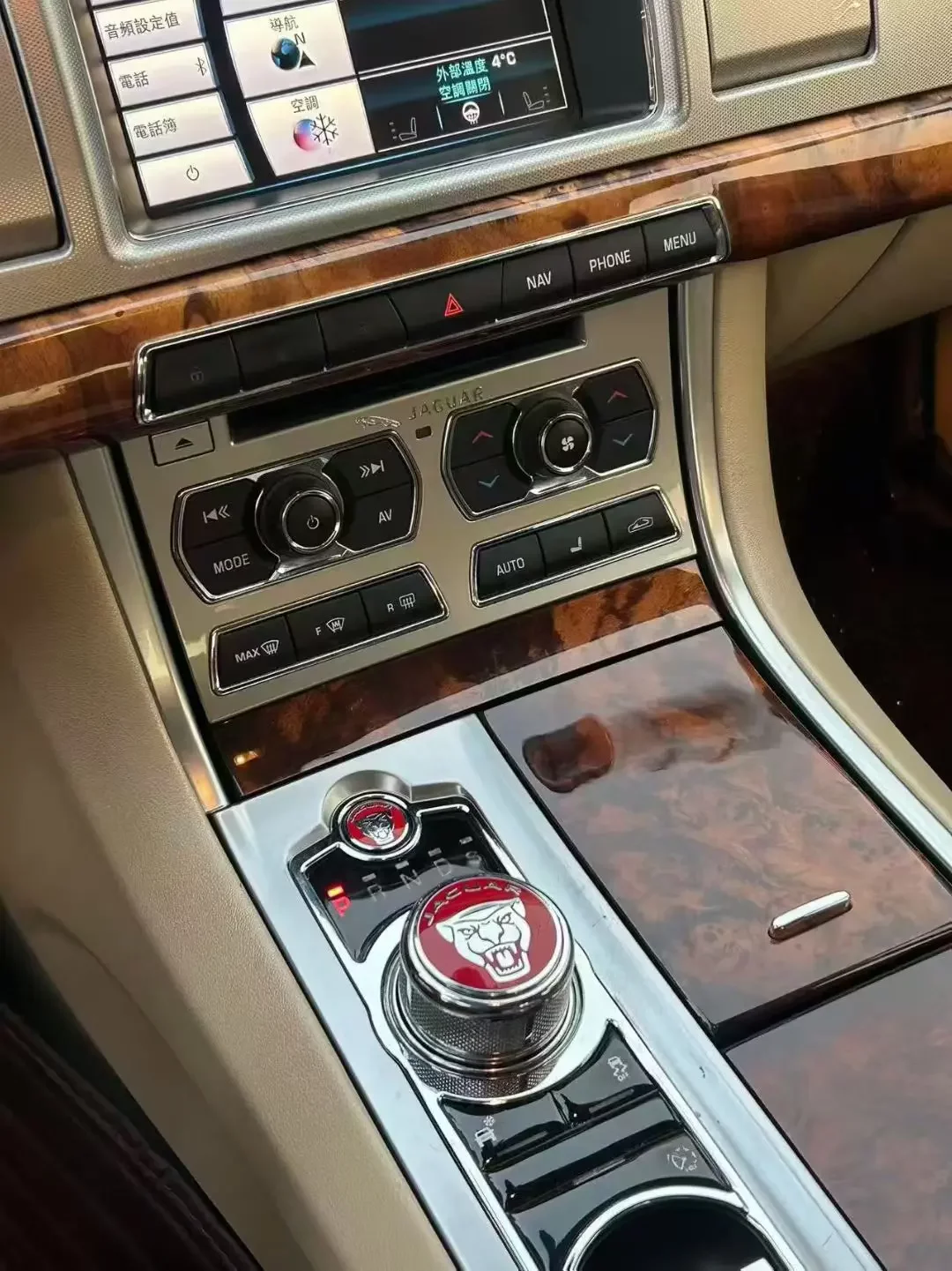 Jaguar XF