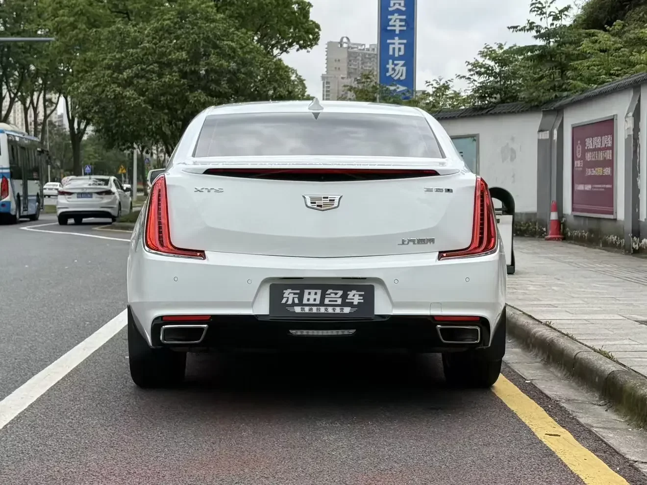 Cadillac XTS