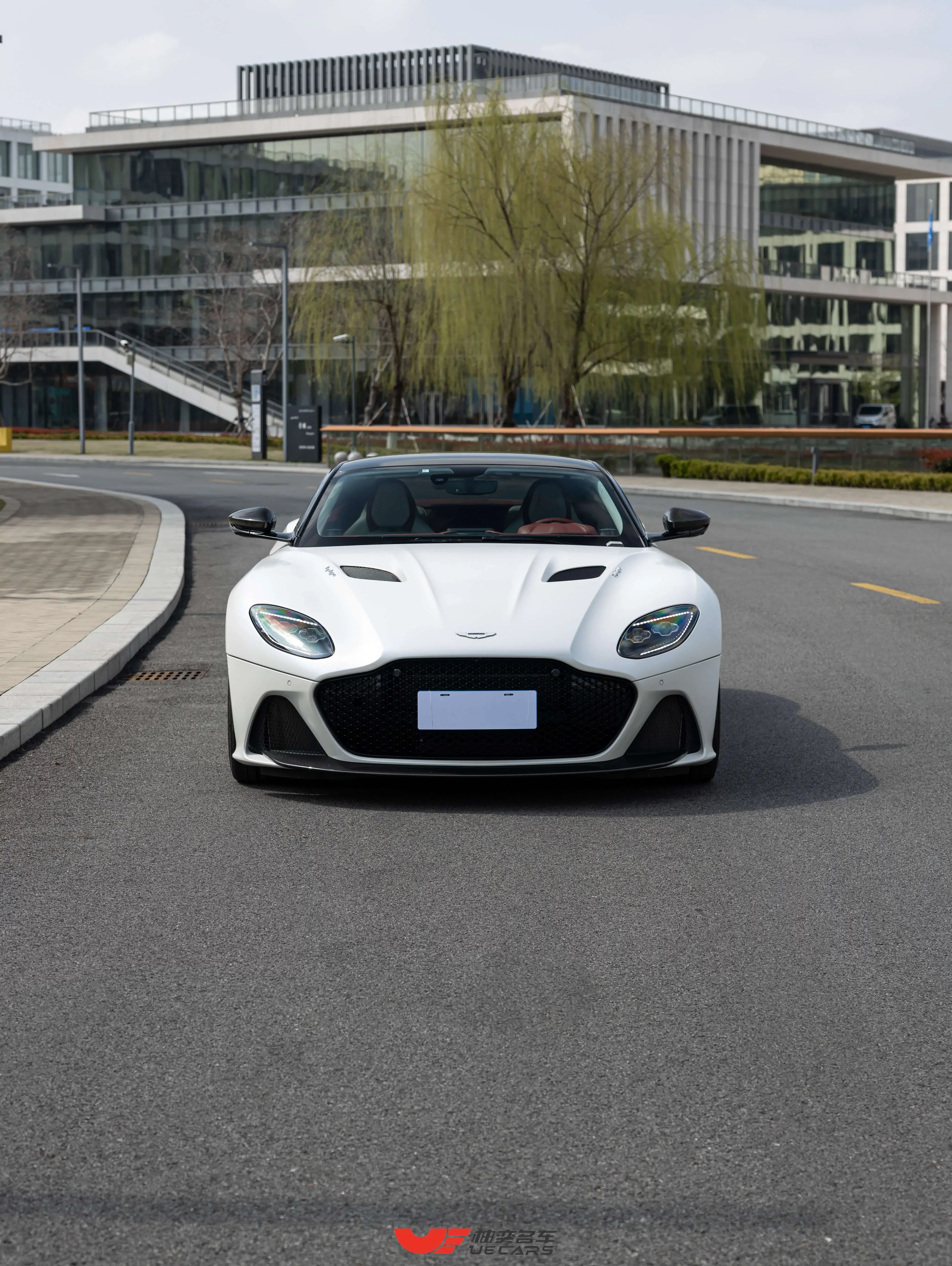 Aston Martin DBS