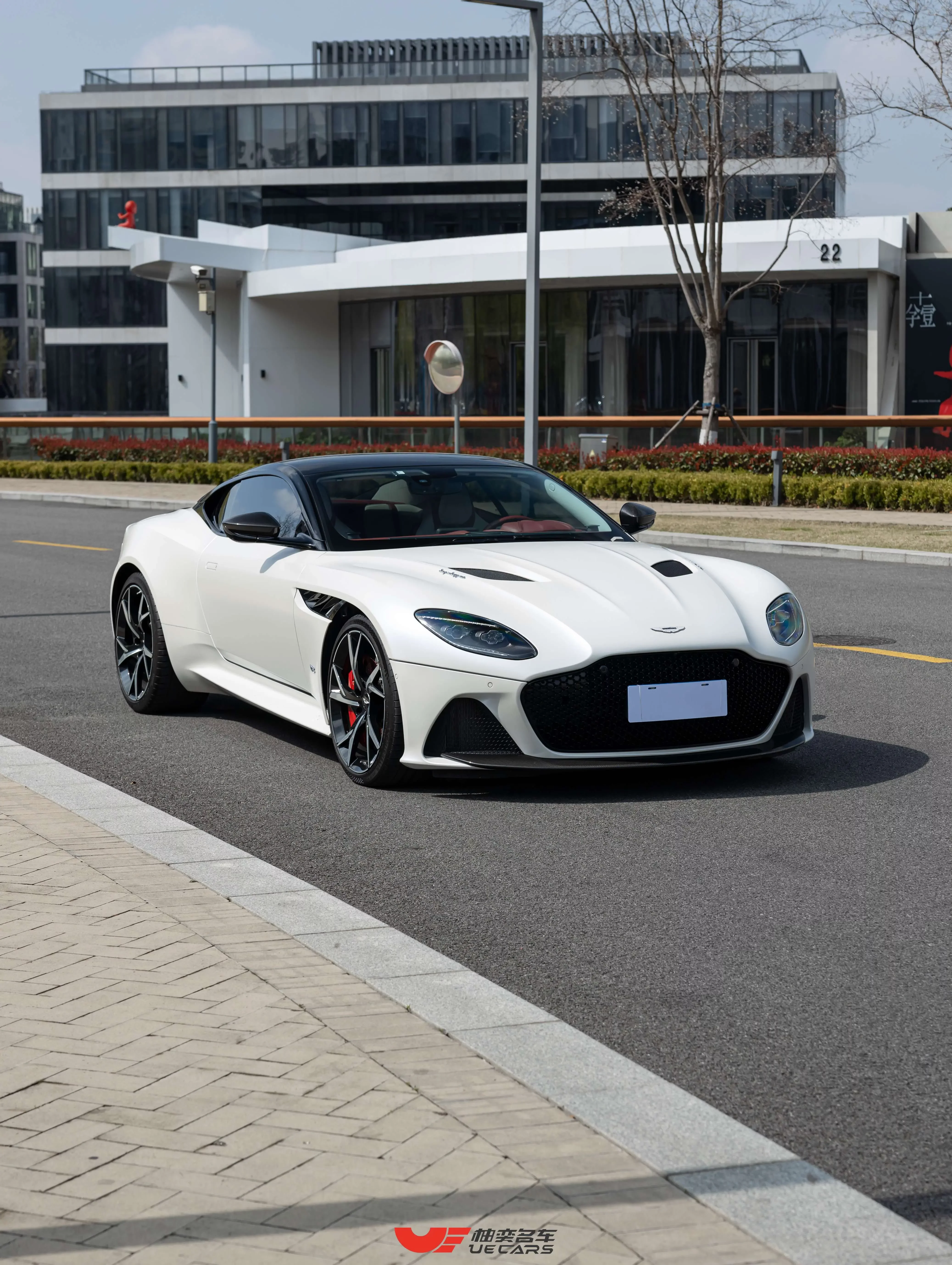 Aston Martin DBS
