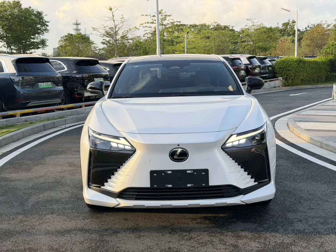 Lexus RZ