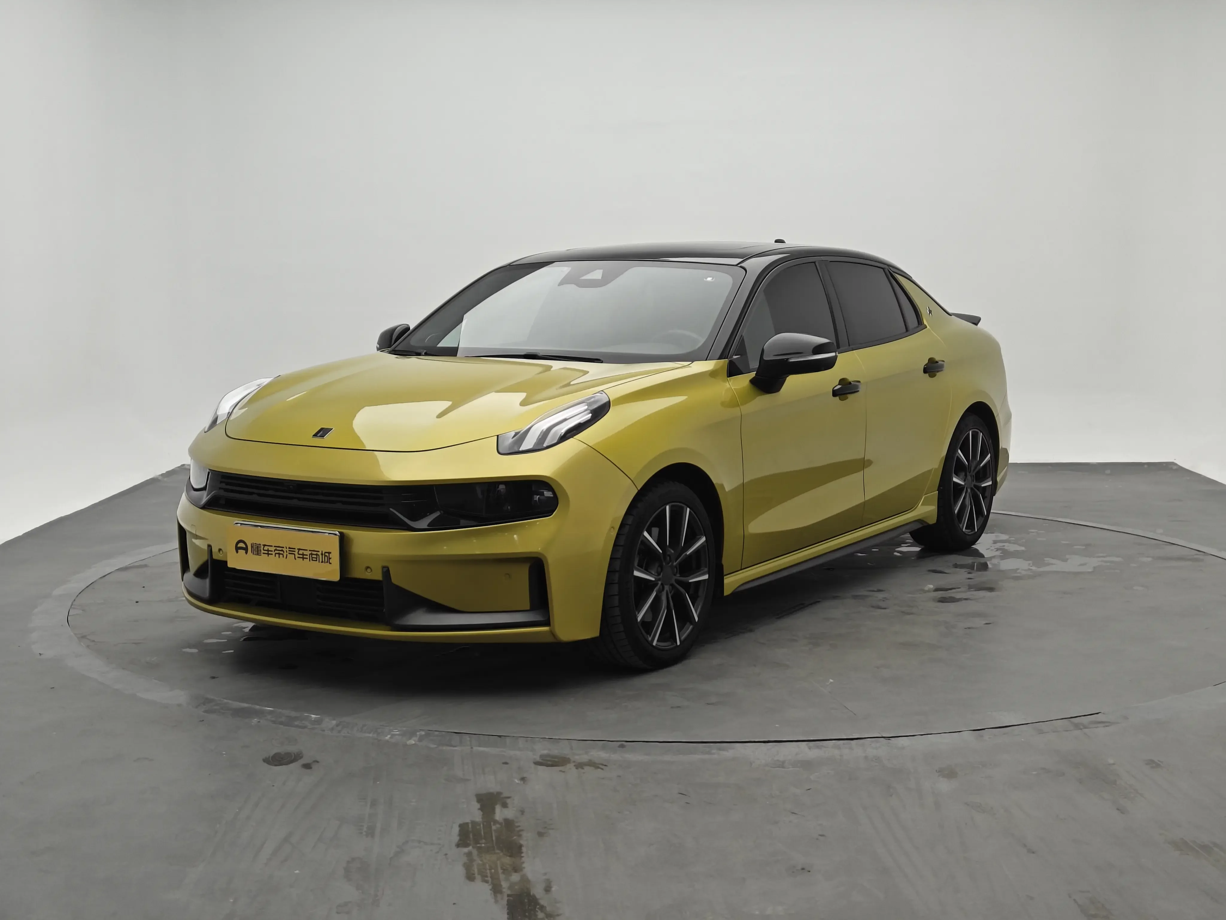 Lynk & Co 03