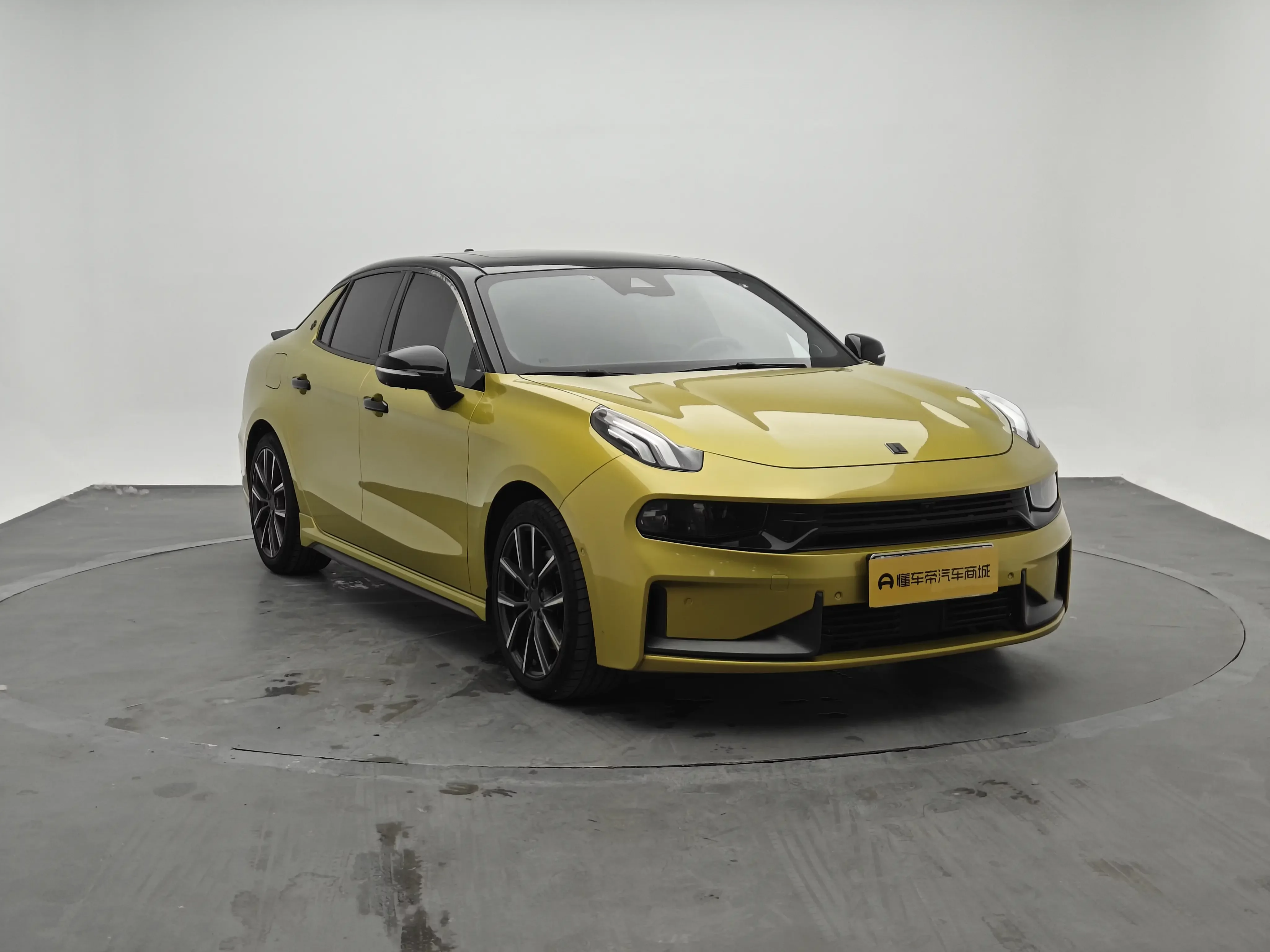 Lynk & Co 03