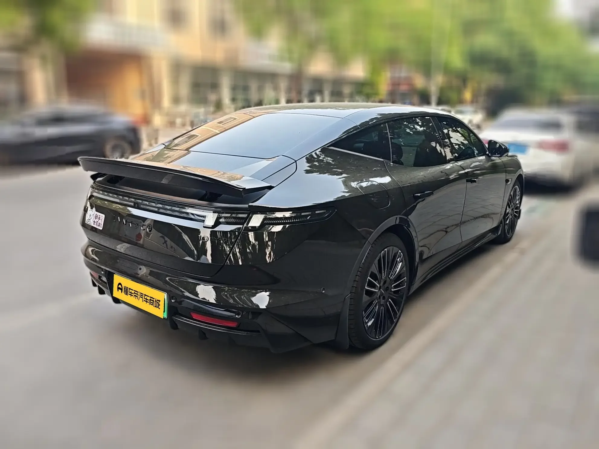 Lynk & Co 10 EM-P
