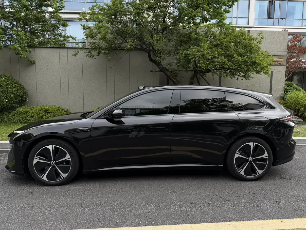 NIO ET5T