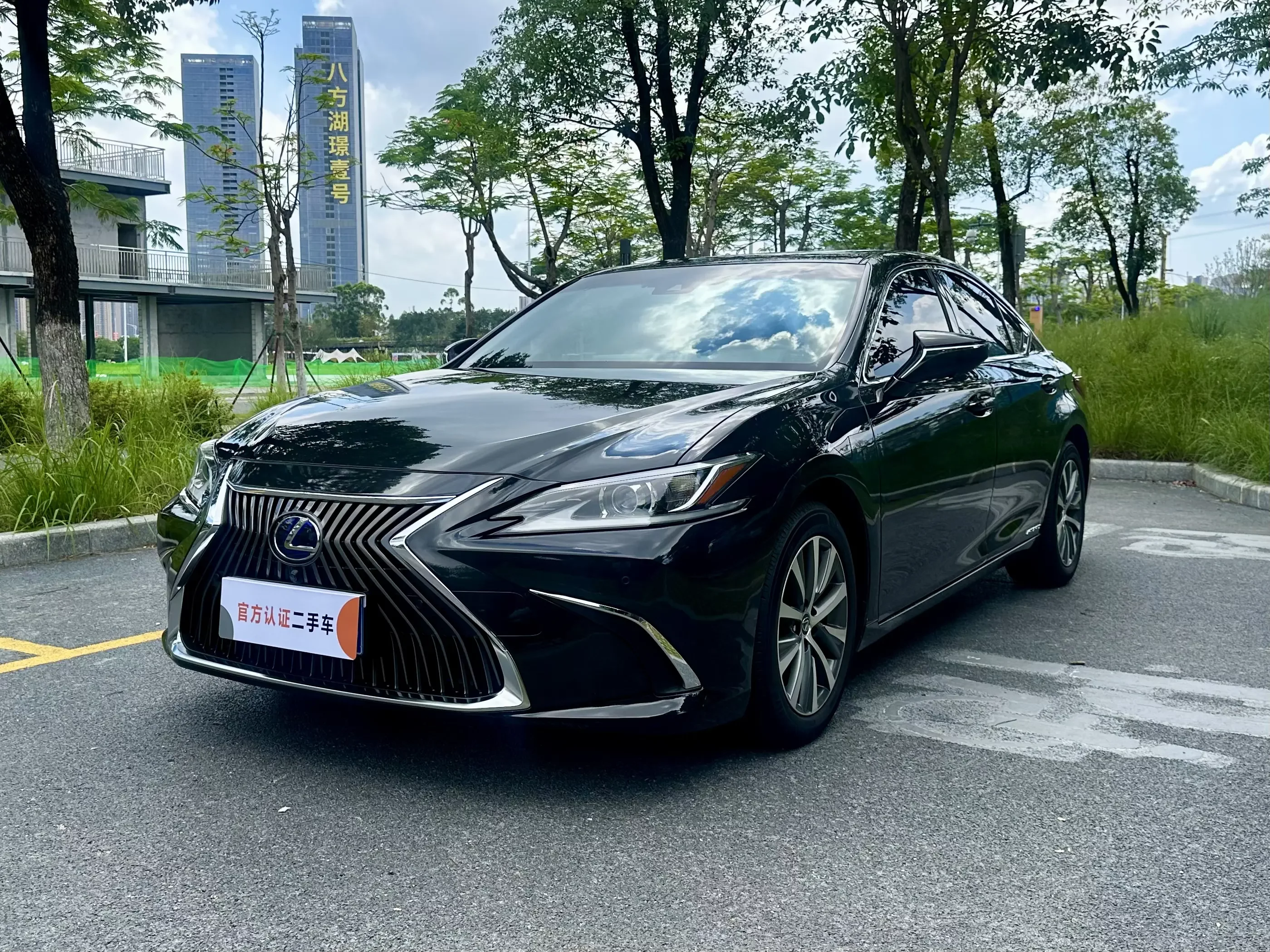 Lexus ES