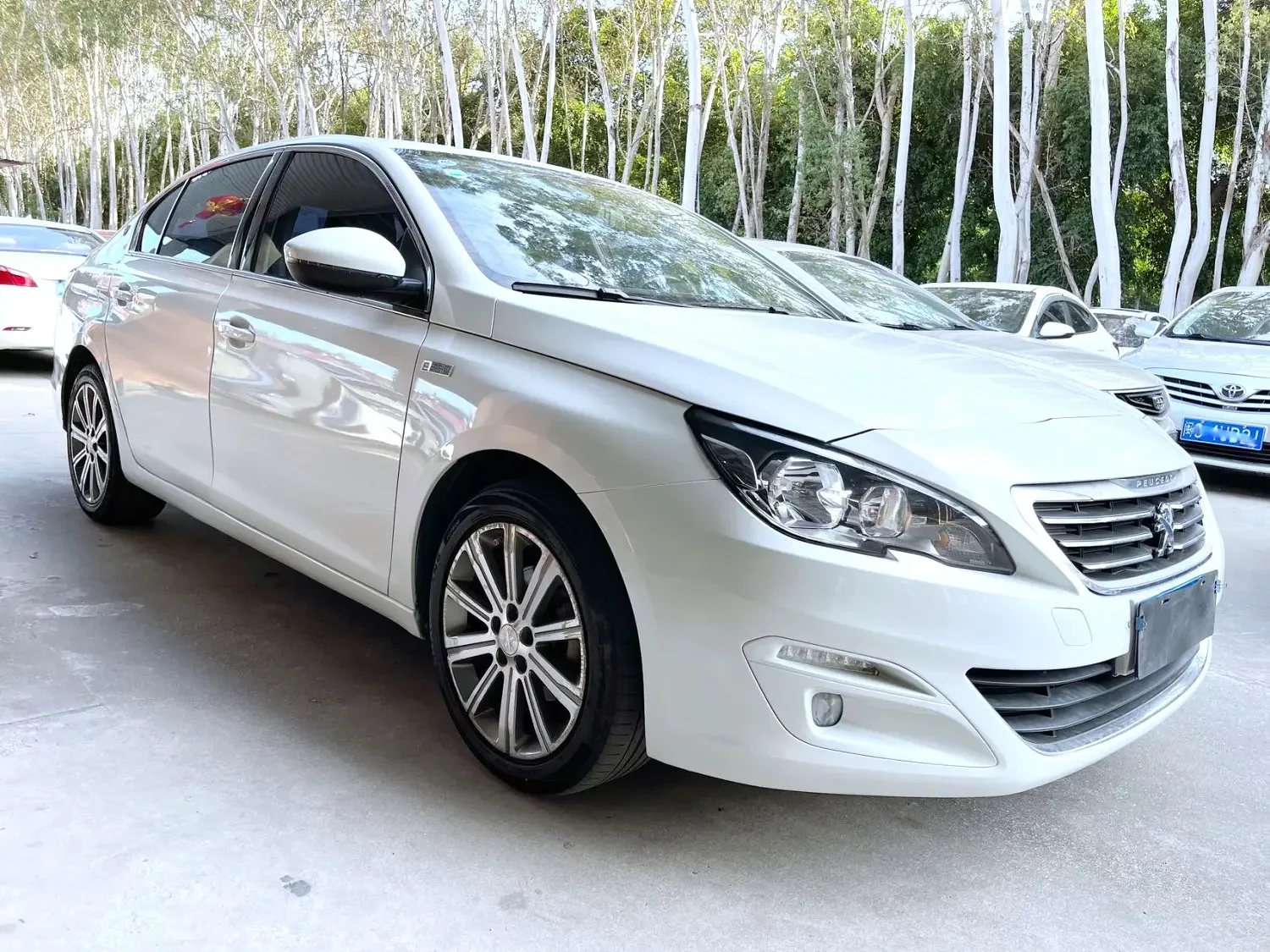 Peugeot 408