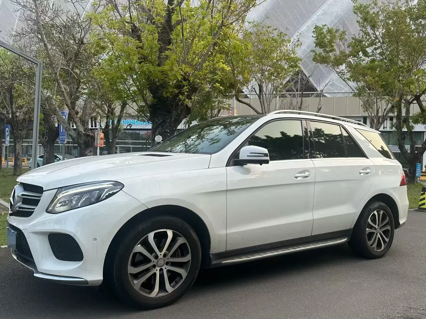 Mercedes-Benz GLE (Imported)