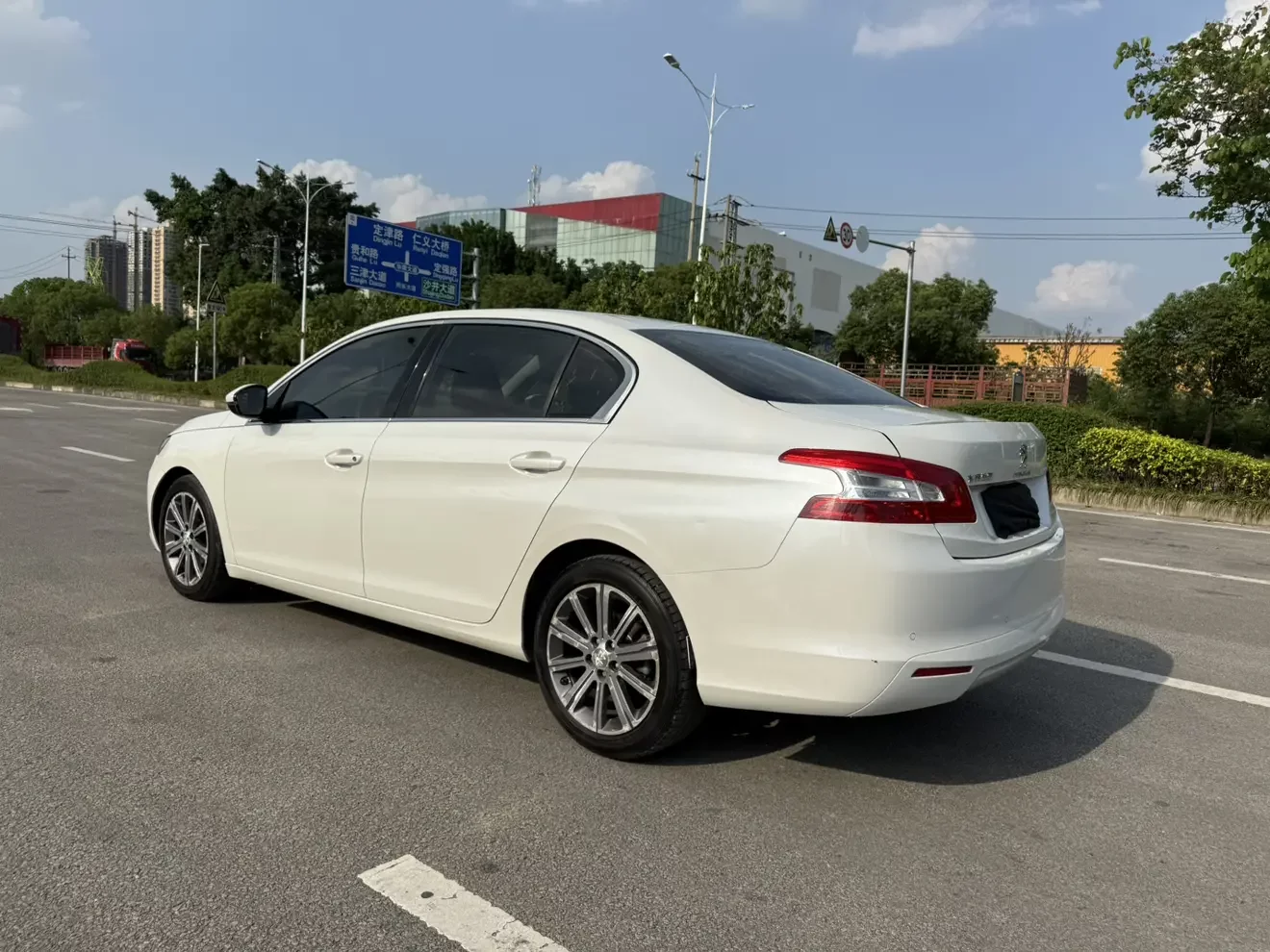 Peugeot 408