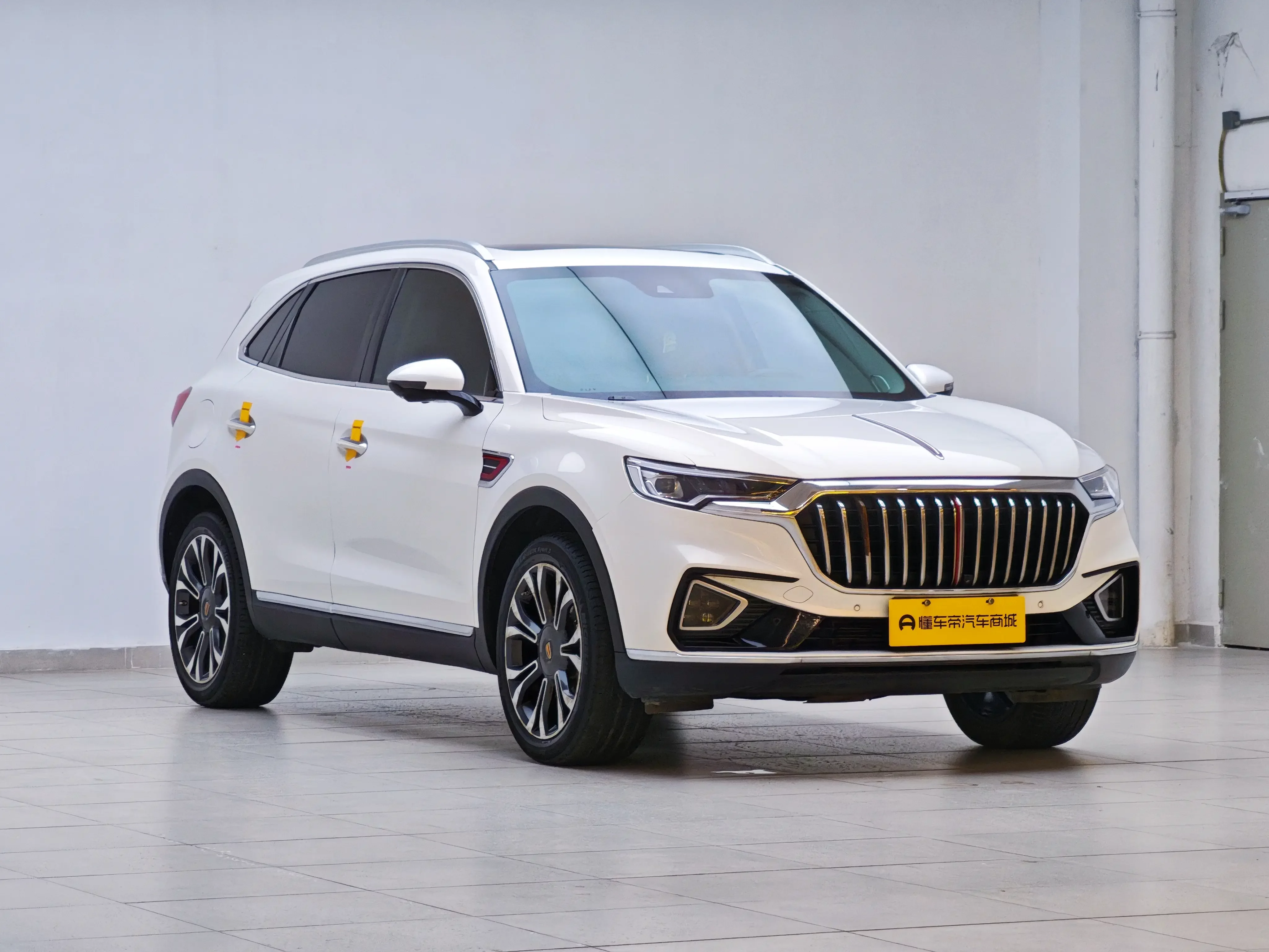 Hongqi HS5