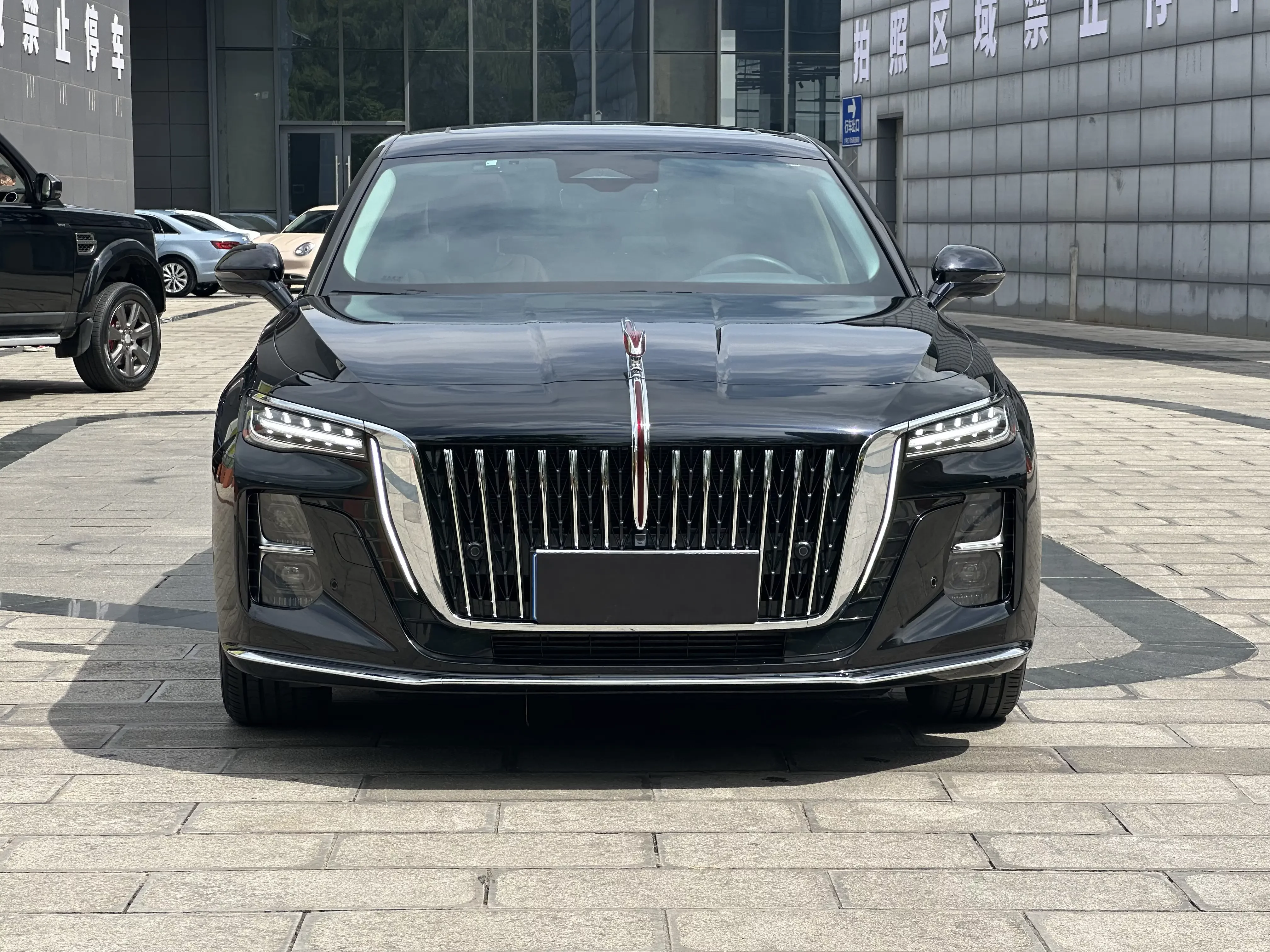 Hongqi H5