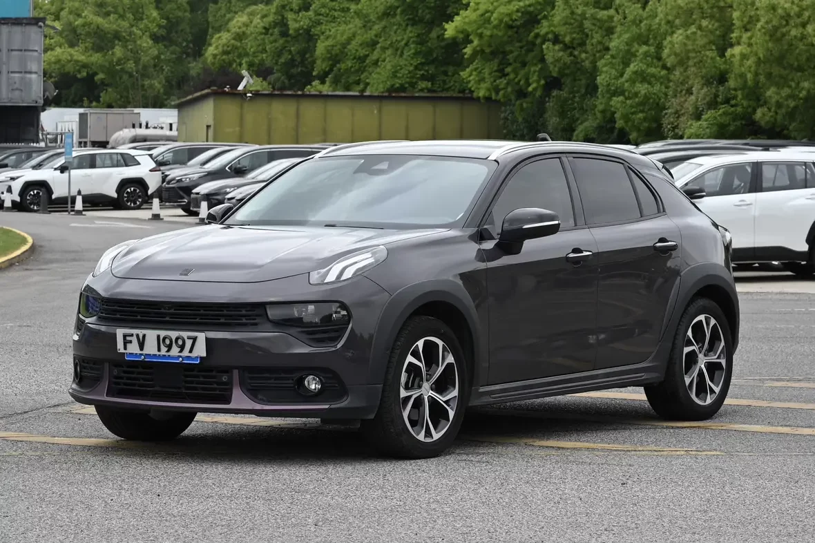 Lynk & Co 02