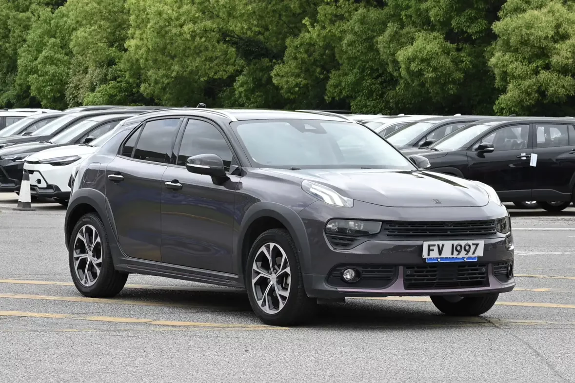 Lynk & Co 02