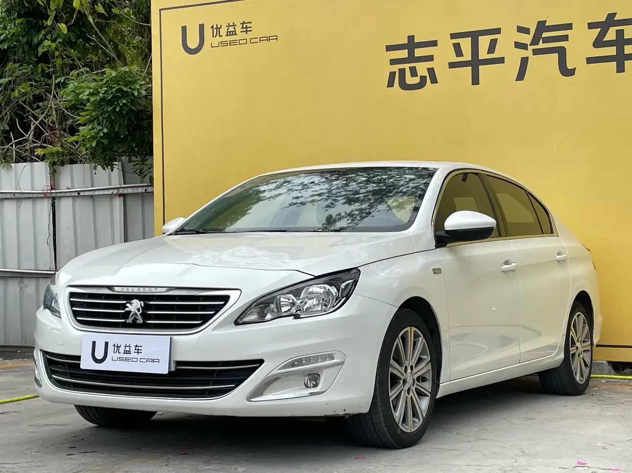 Peugeot 408