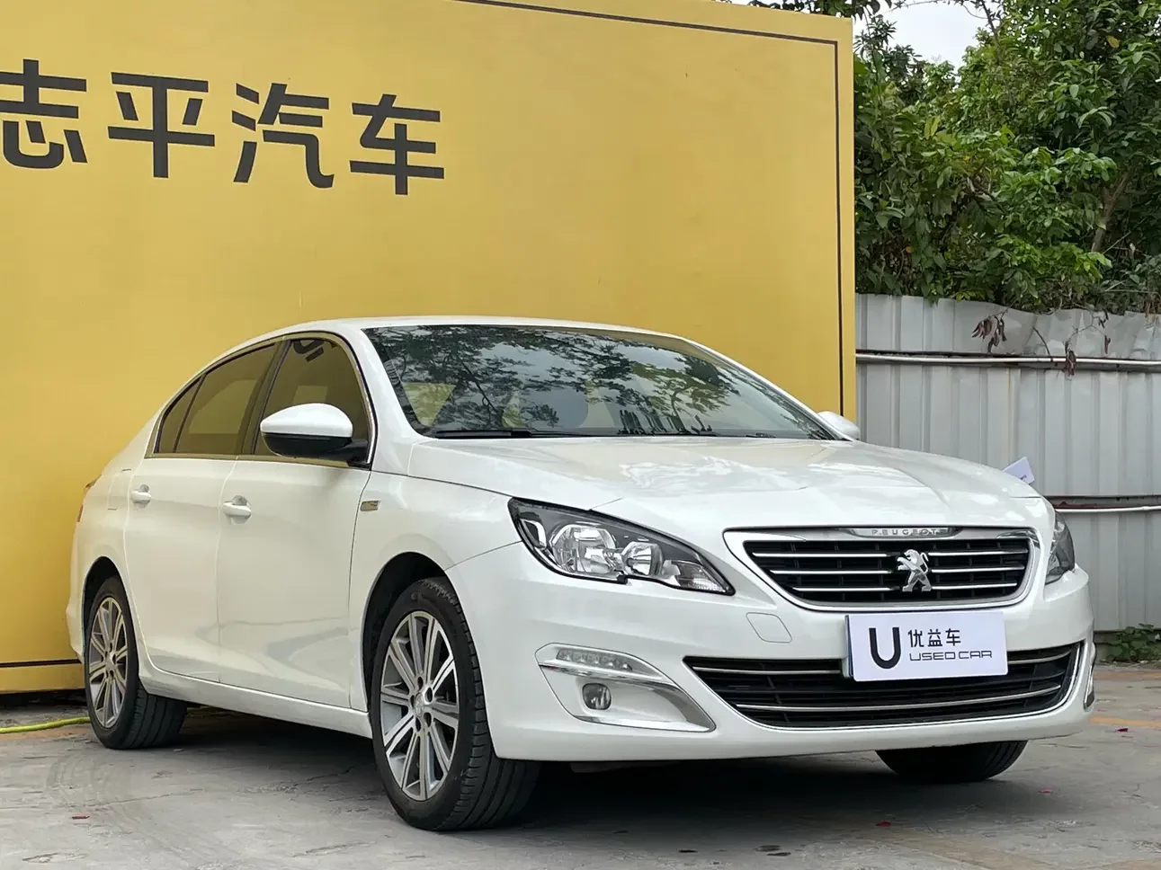 Peugeot 408