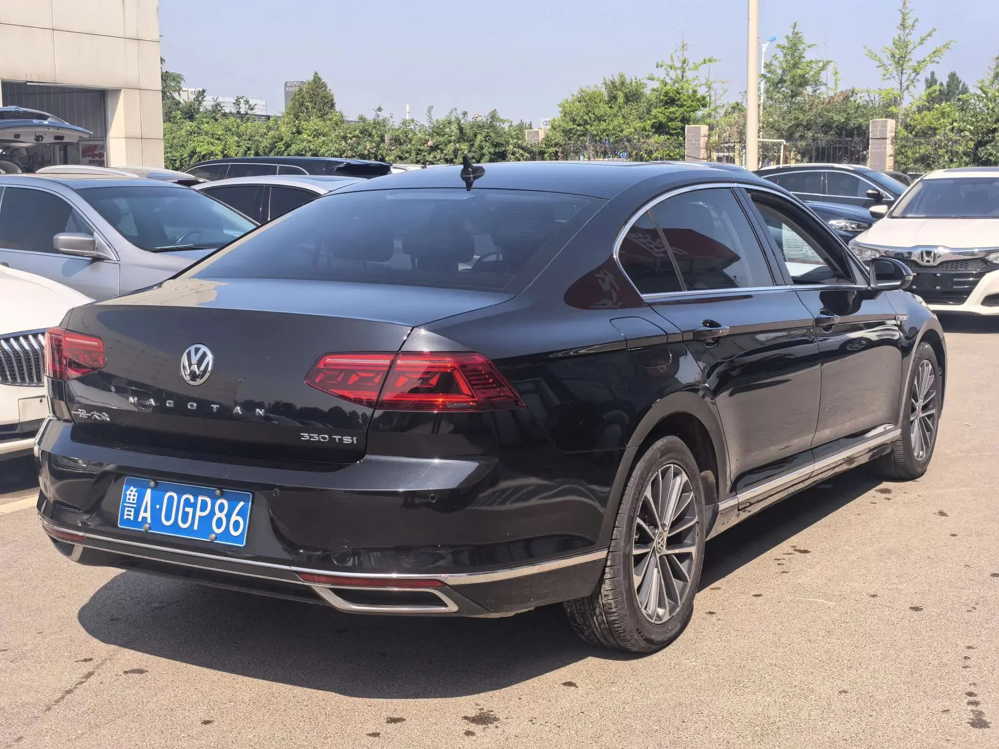 Volkswagen Magotan