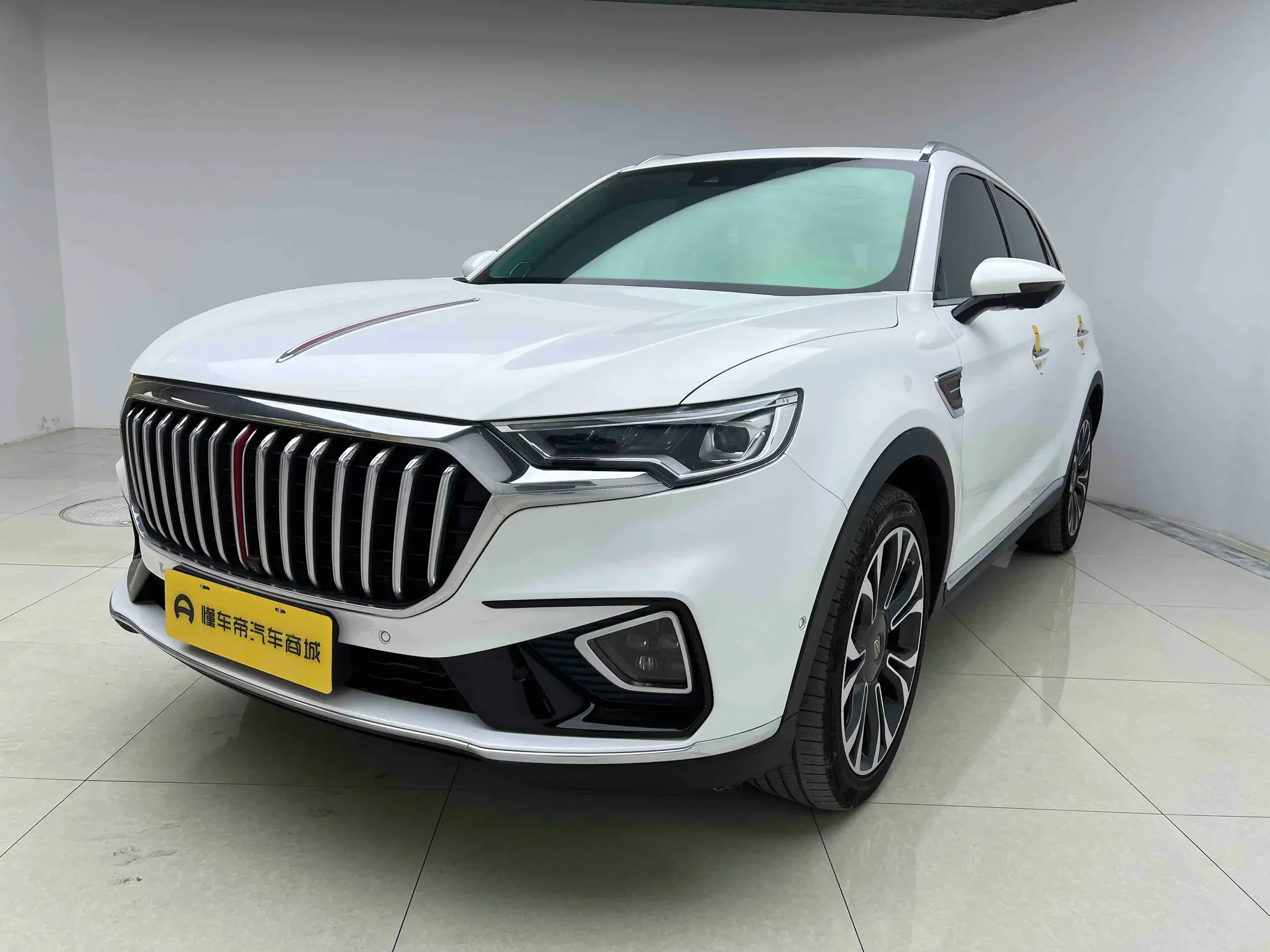 Hongqi HS5