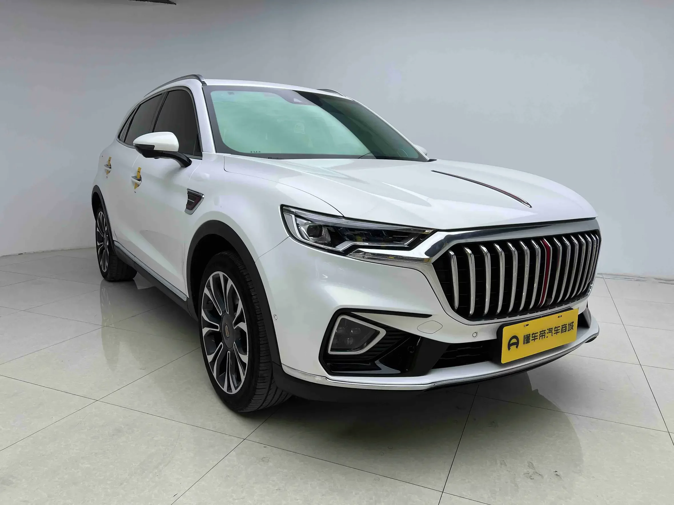 Hongqi HS5
