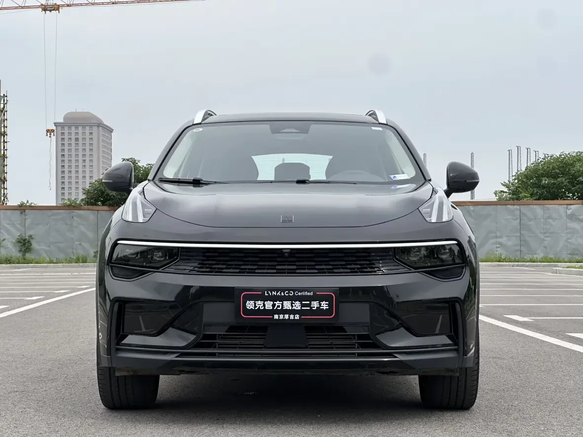Lynk & Co 01