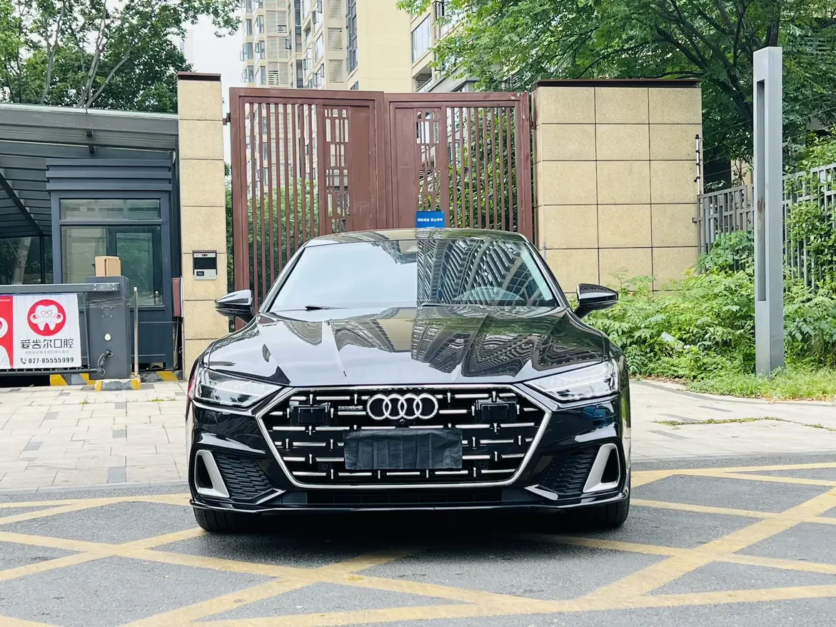 Audi A7L