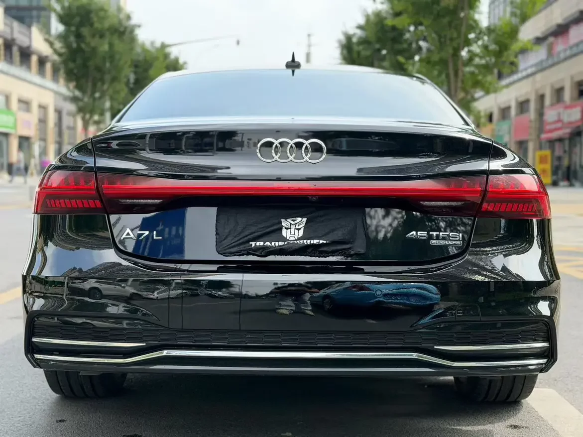 Audi A7L