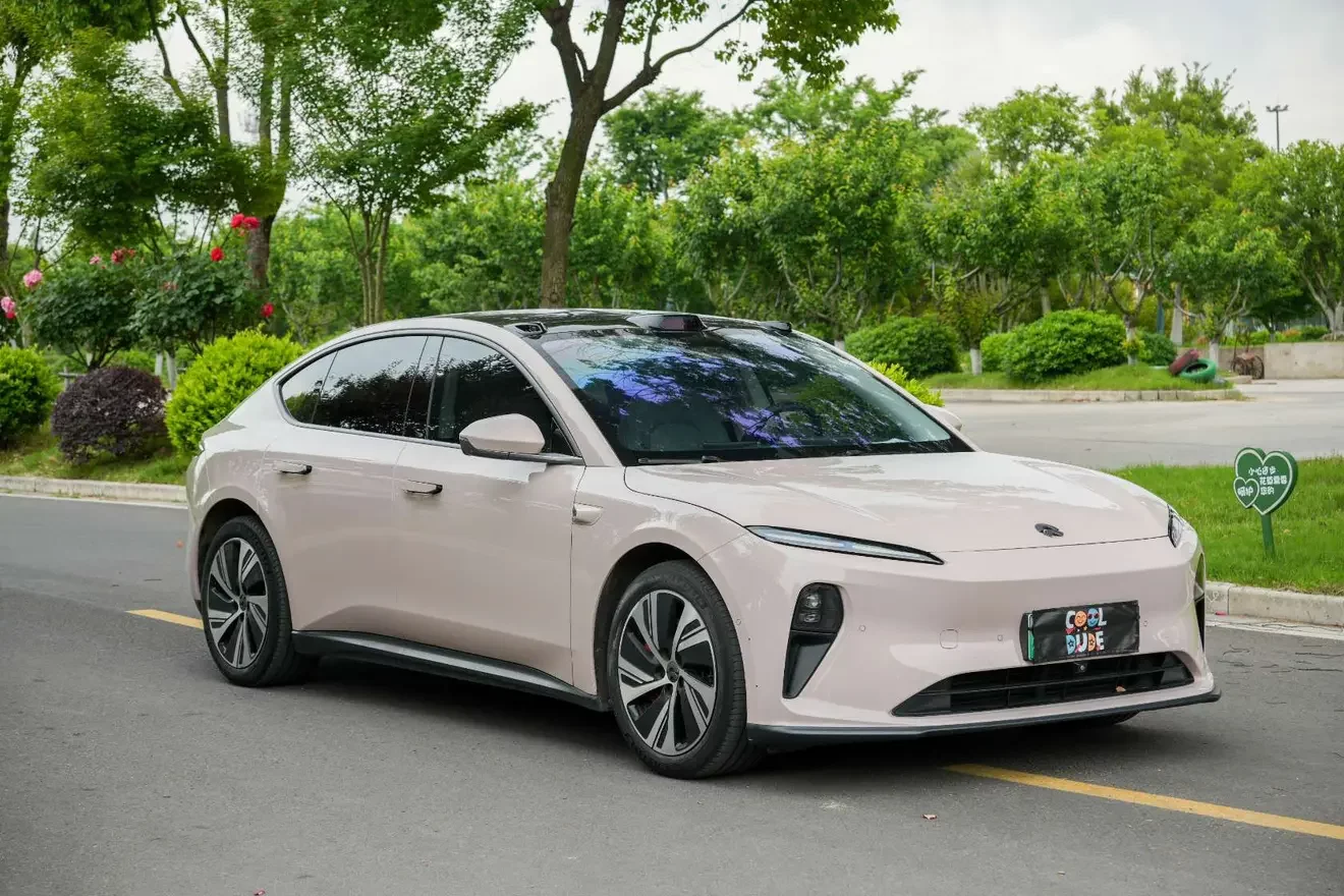 NIO ET5