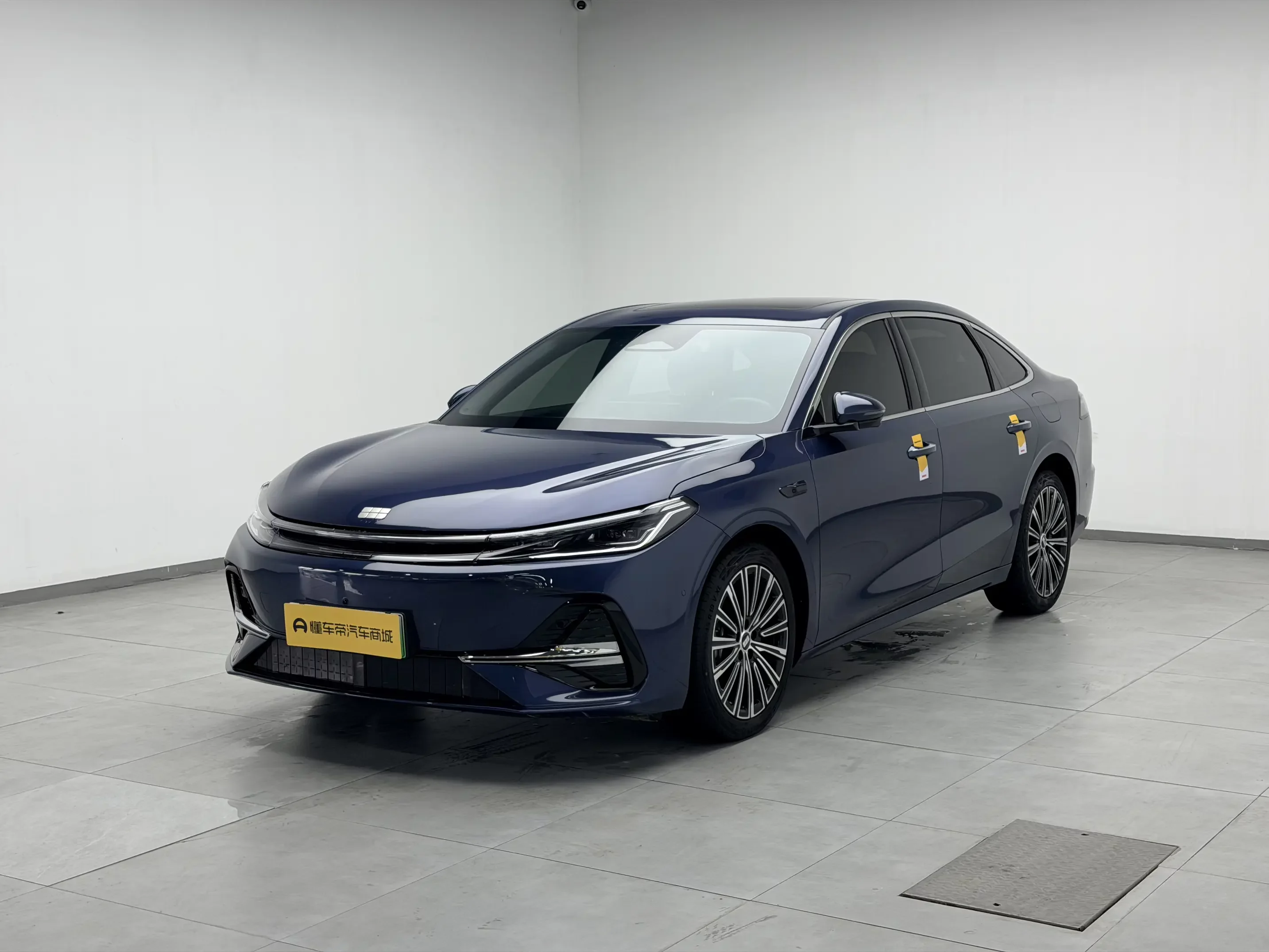 Geely Galaxy A7 EM