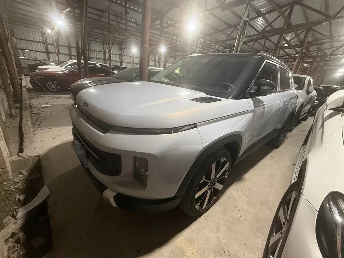 Geely ICON