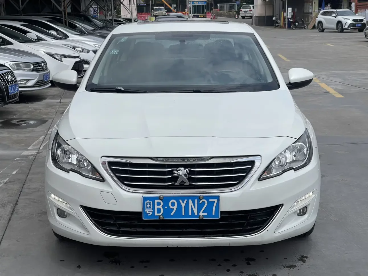 Peugeot 408