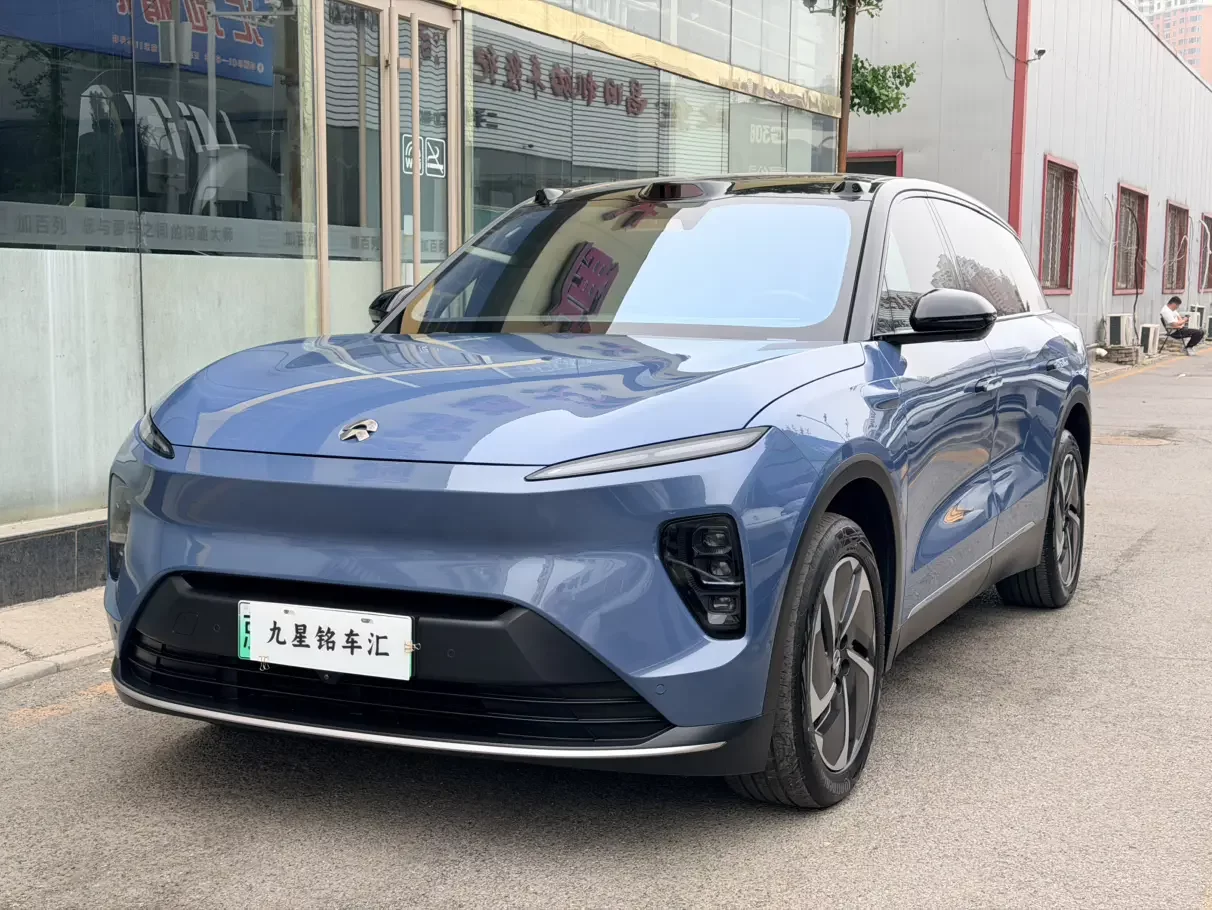NIO ES8