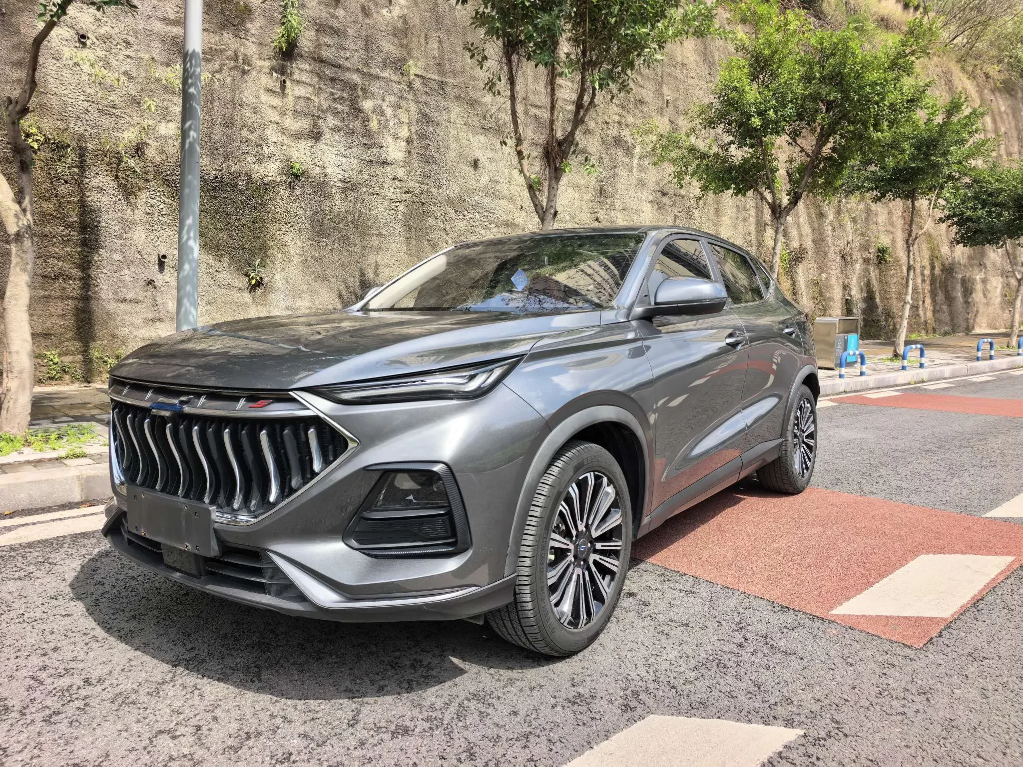 Oshan Changan Auchan X5