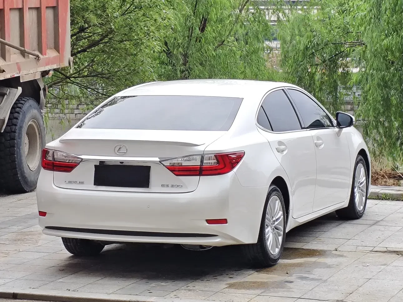 Lexus ES