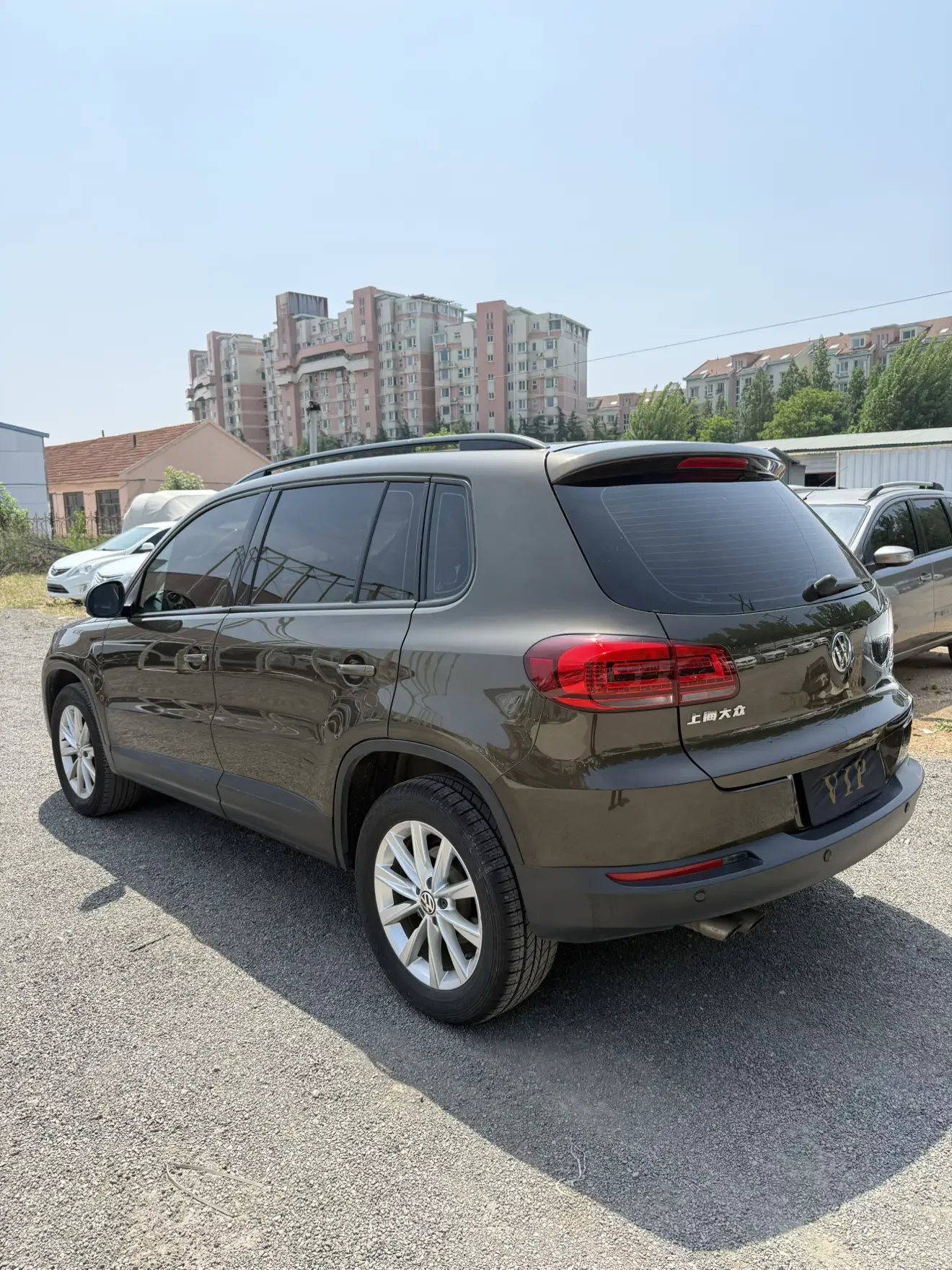 Volkswagen Tiguan (Tharu)