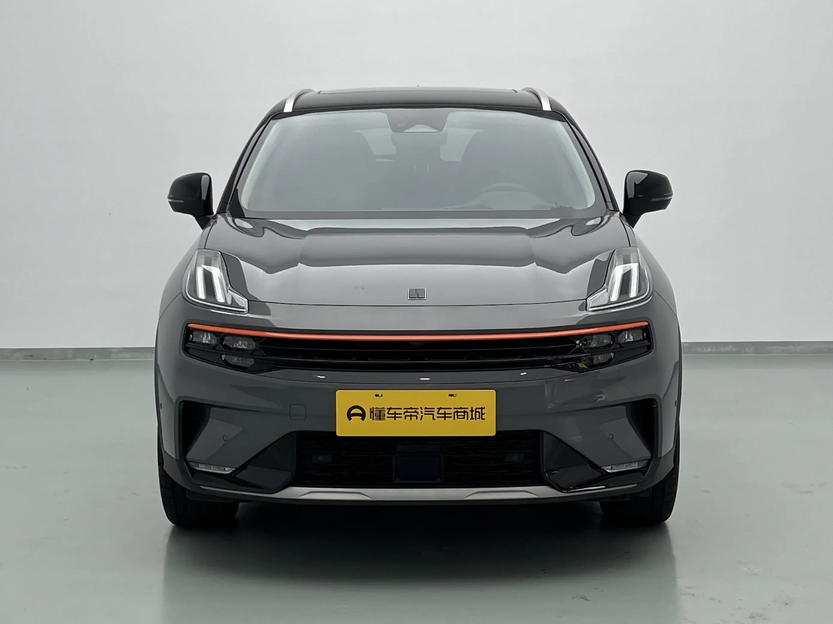 Lynk & Co 06