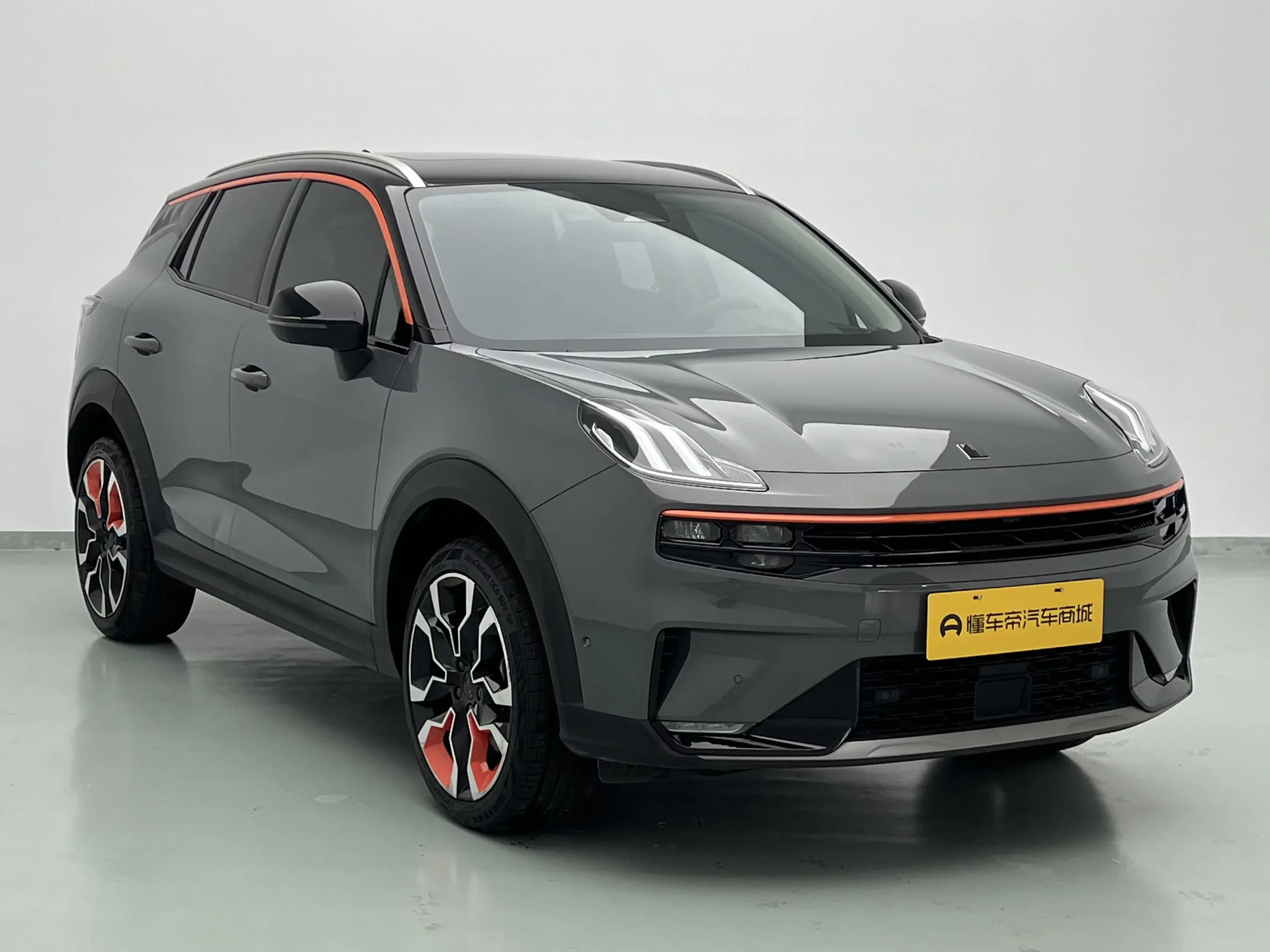 Lynk & Co 06