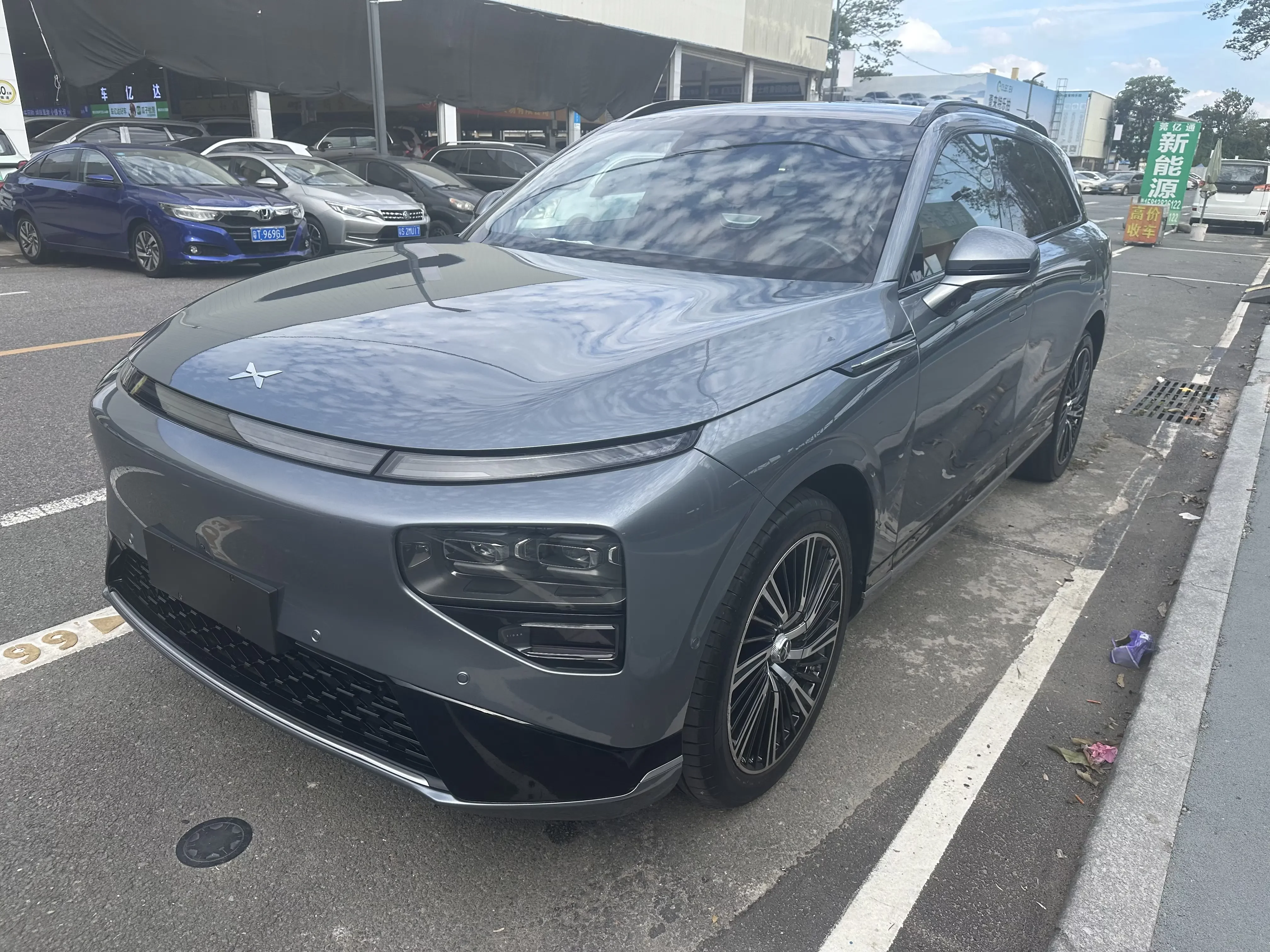 Xpeng G9