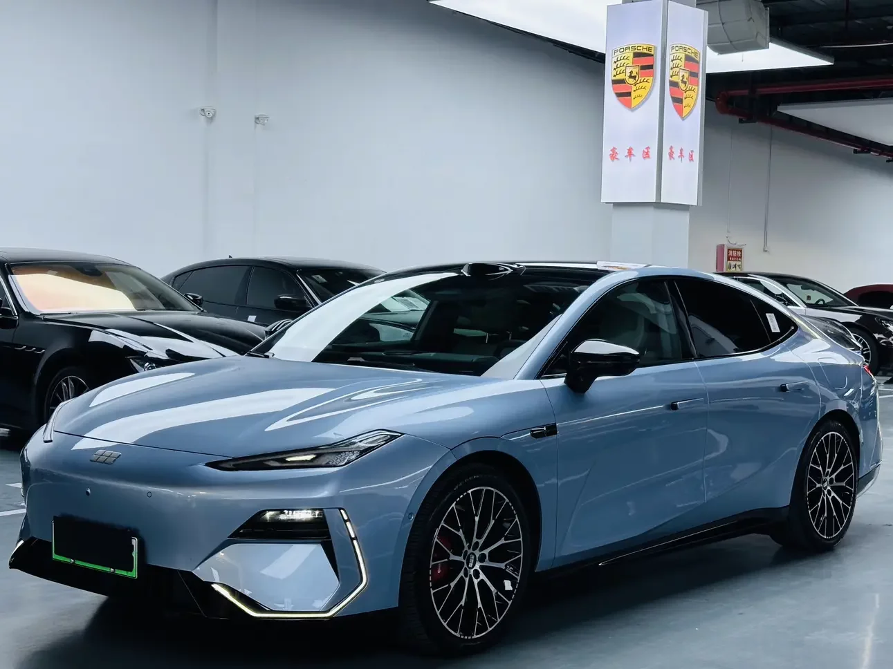 Geely Galaxy E8