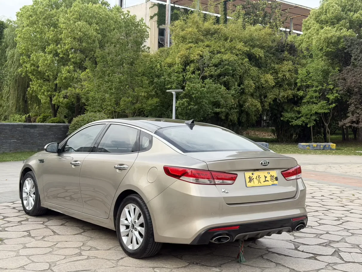 Kia K5