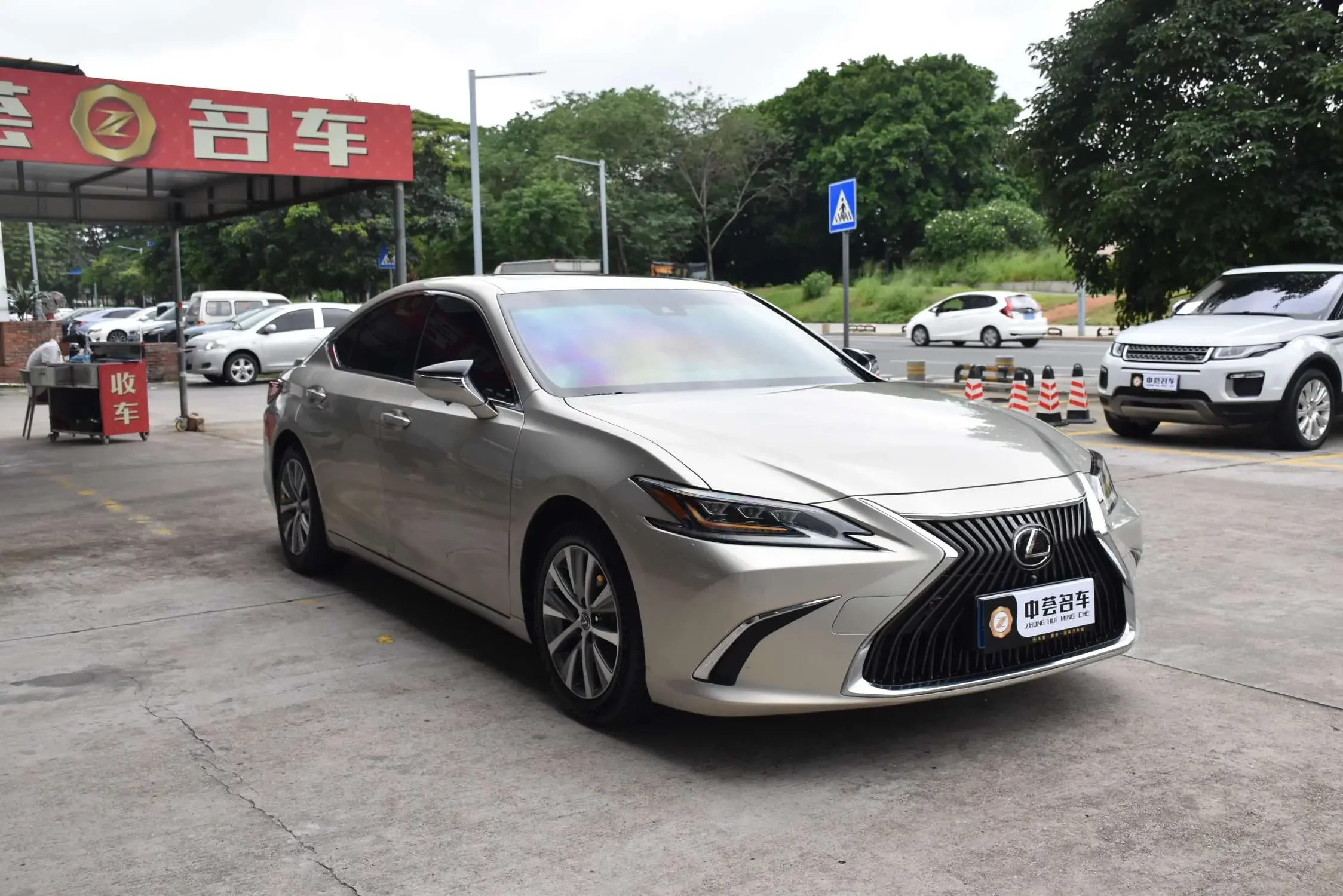 Lexus ES
