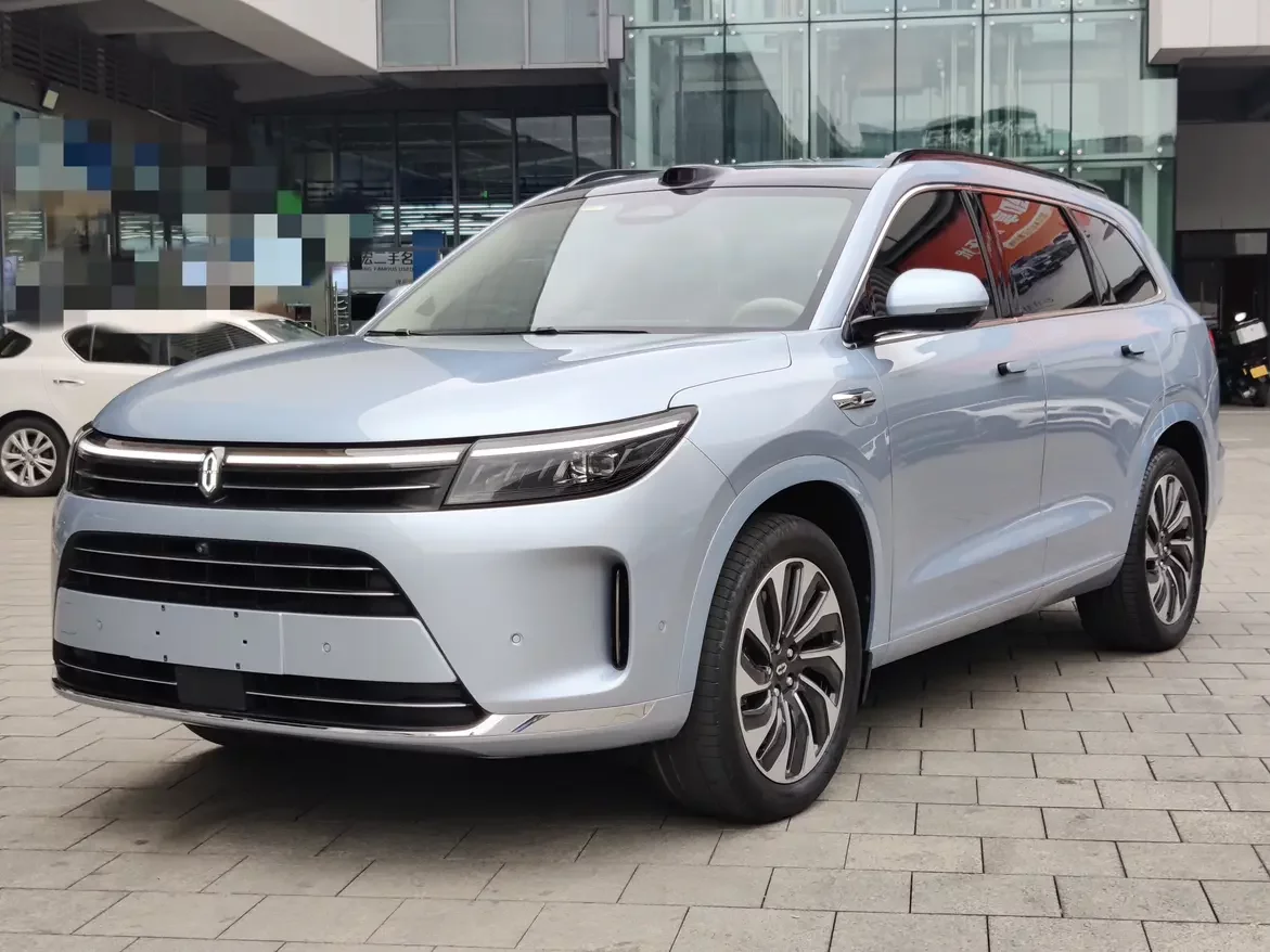 AITO M7 (Wenjie M7)  из Китая