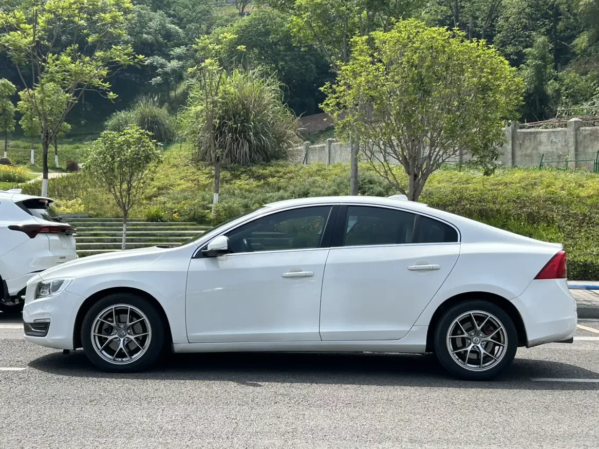 Volvo S60
