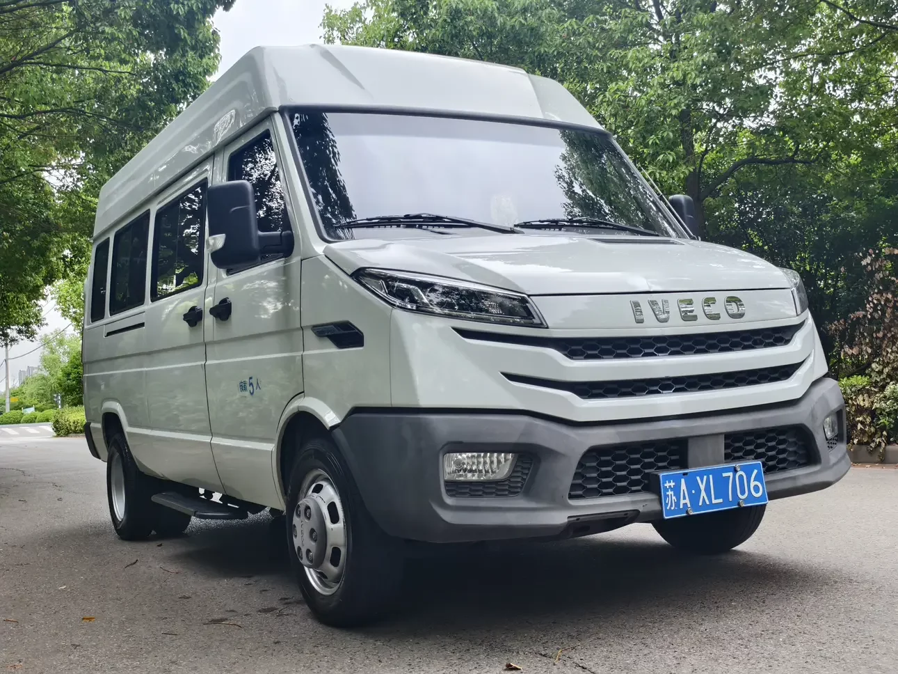 Iveco proud