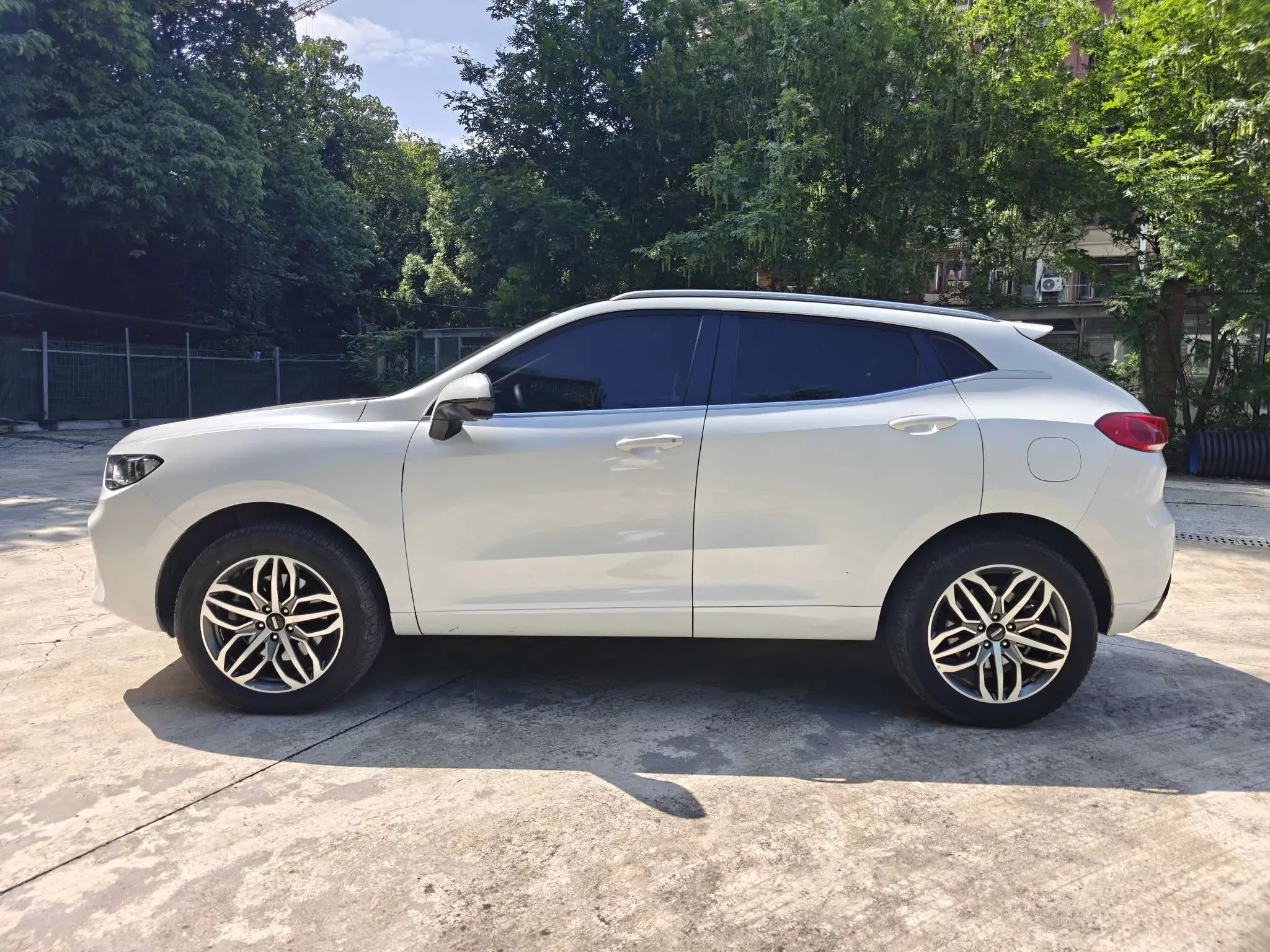 Wey Wei brand VV5