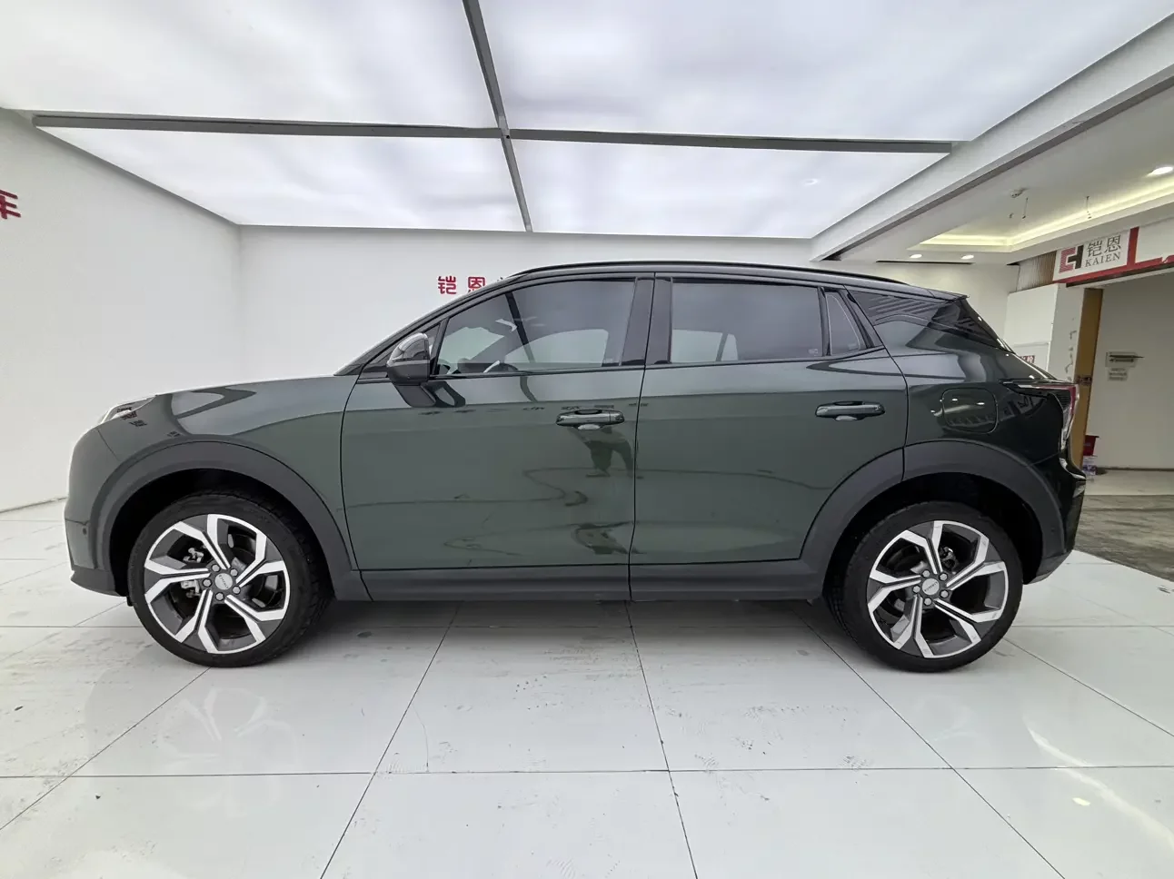 Lynk & Co 06