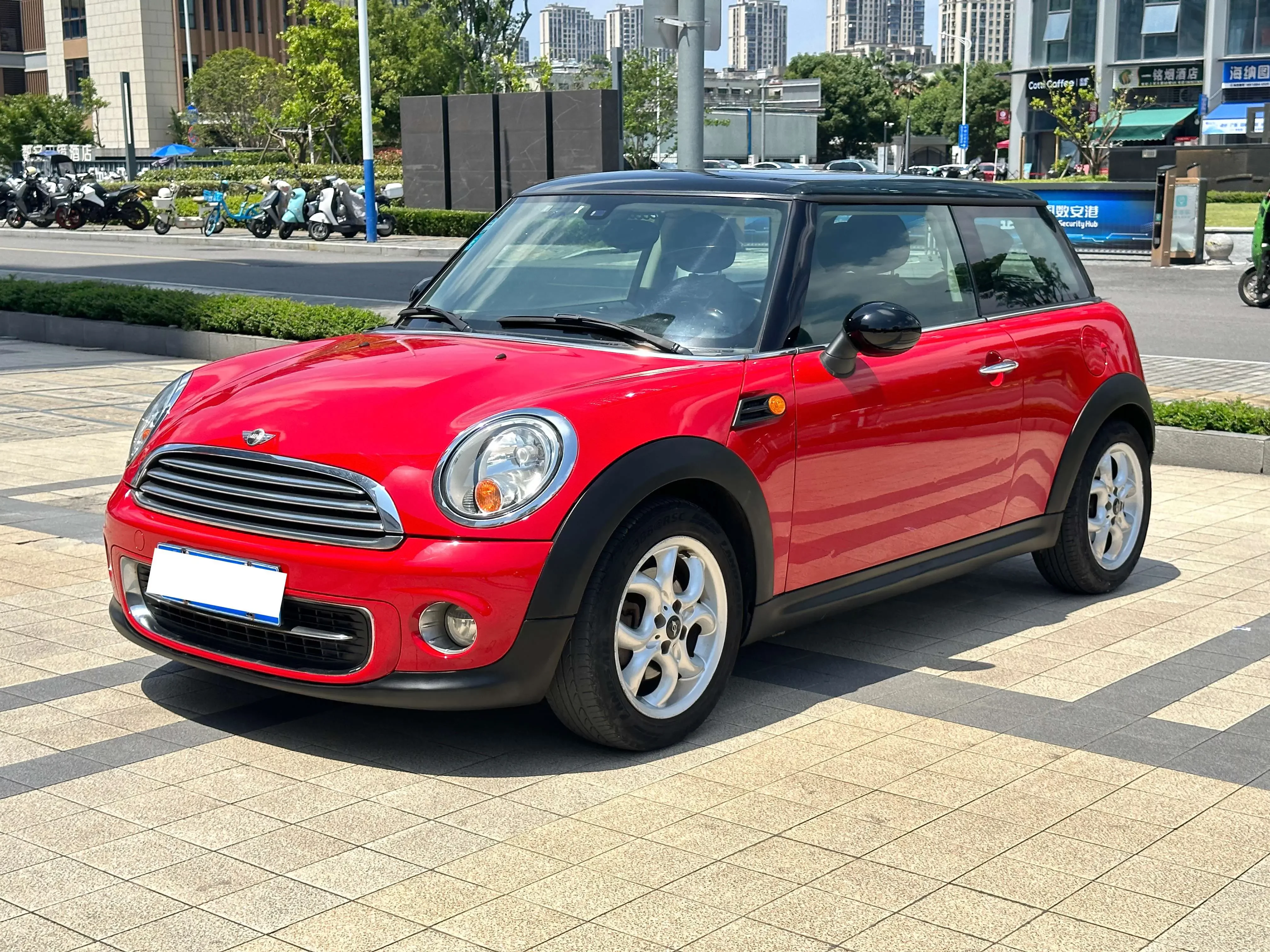 MINI CLUBMAN