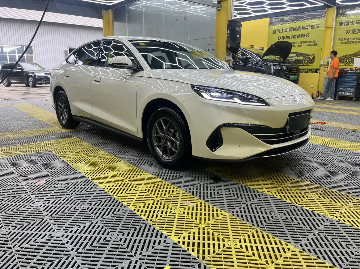 BYD Seal 06DM