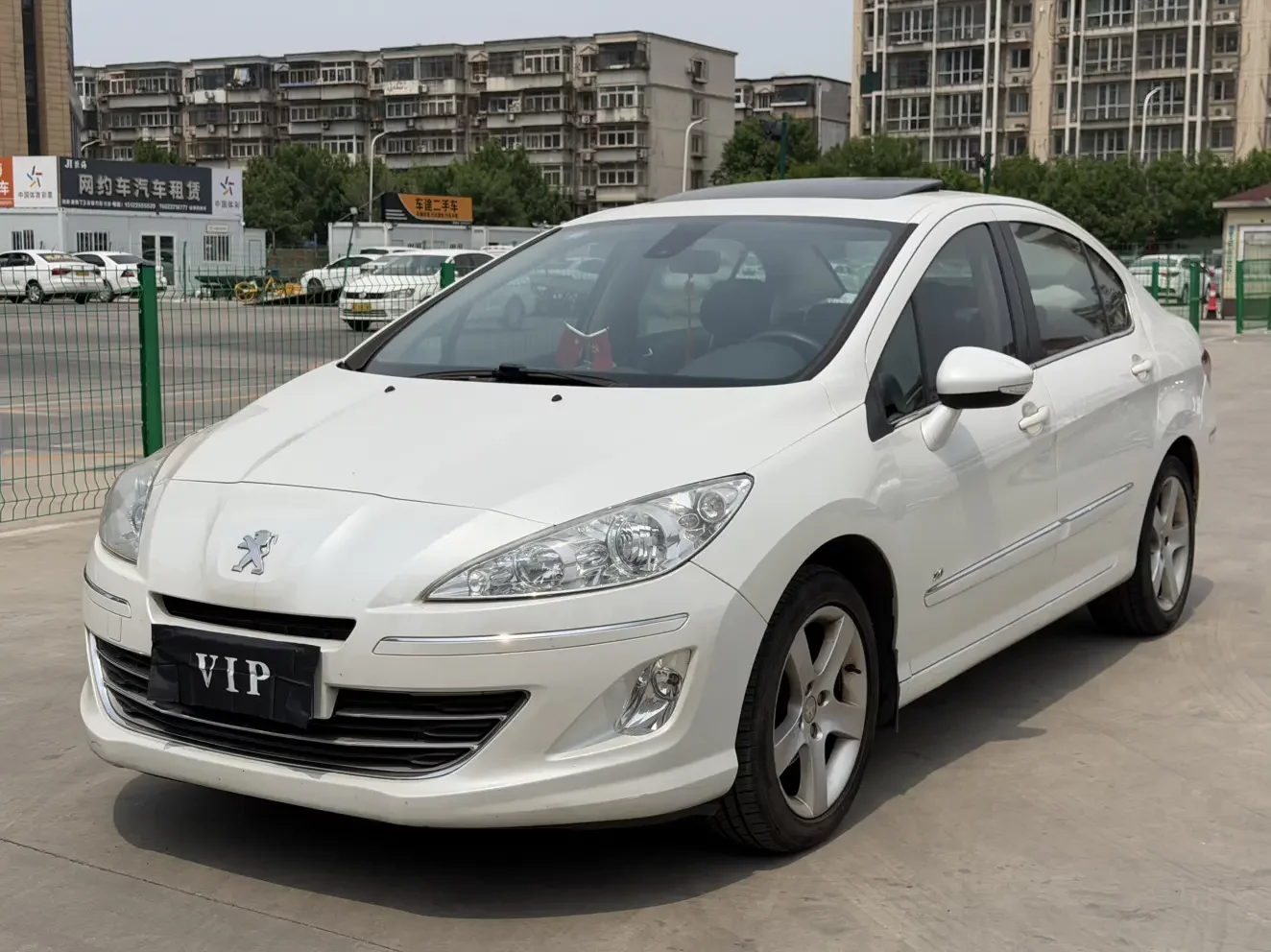 Peugeot 408