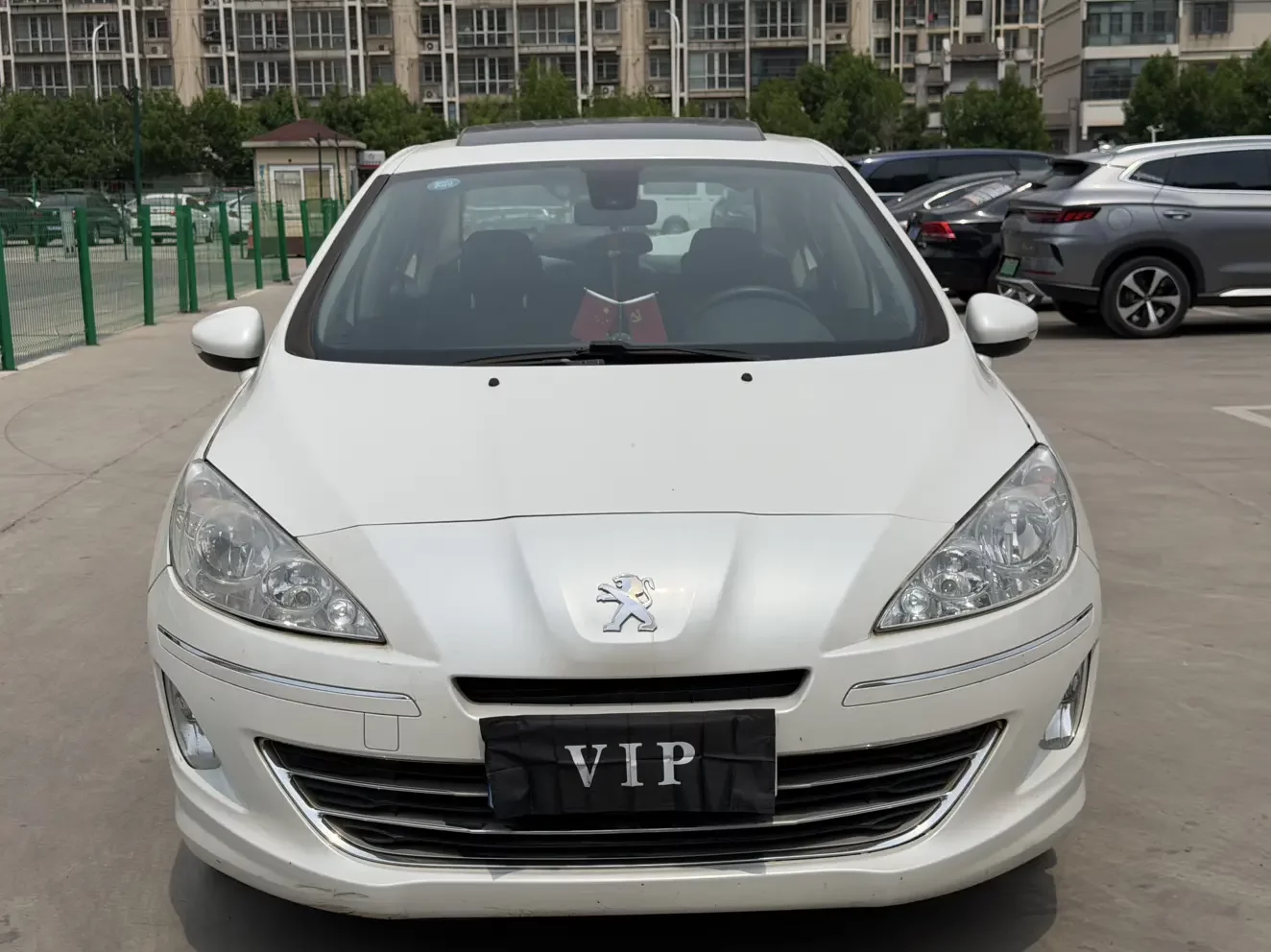 Peugeot 408