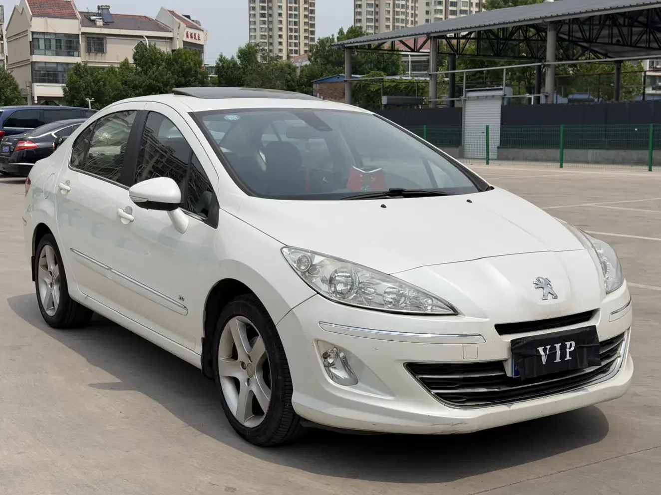 Peugeot 408