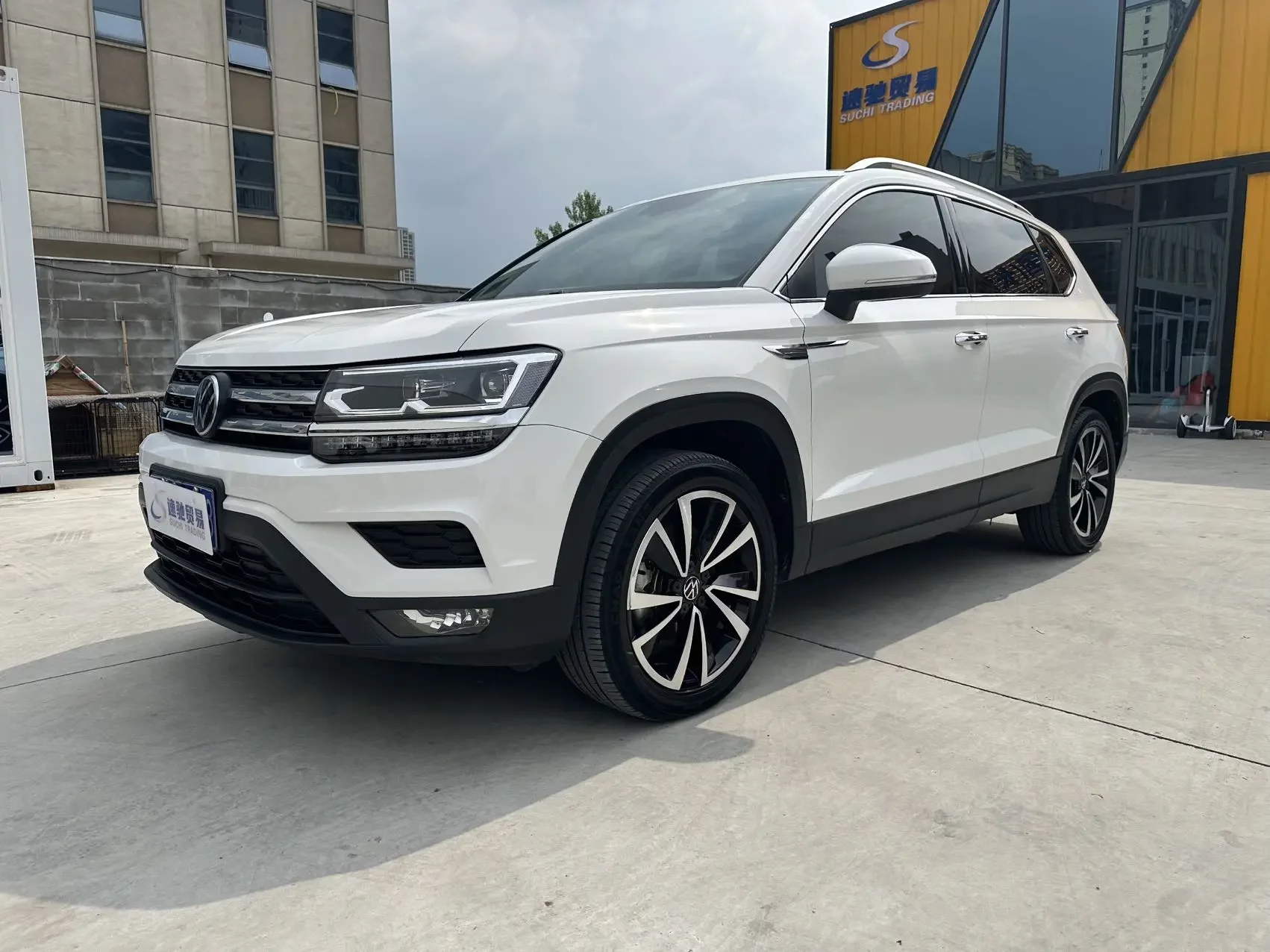 Volkswagen Tharu